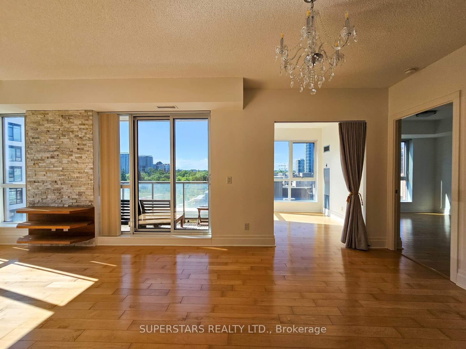 1 Upper Duke Crescent 509, Markham, ON L6G 0B6