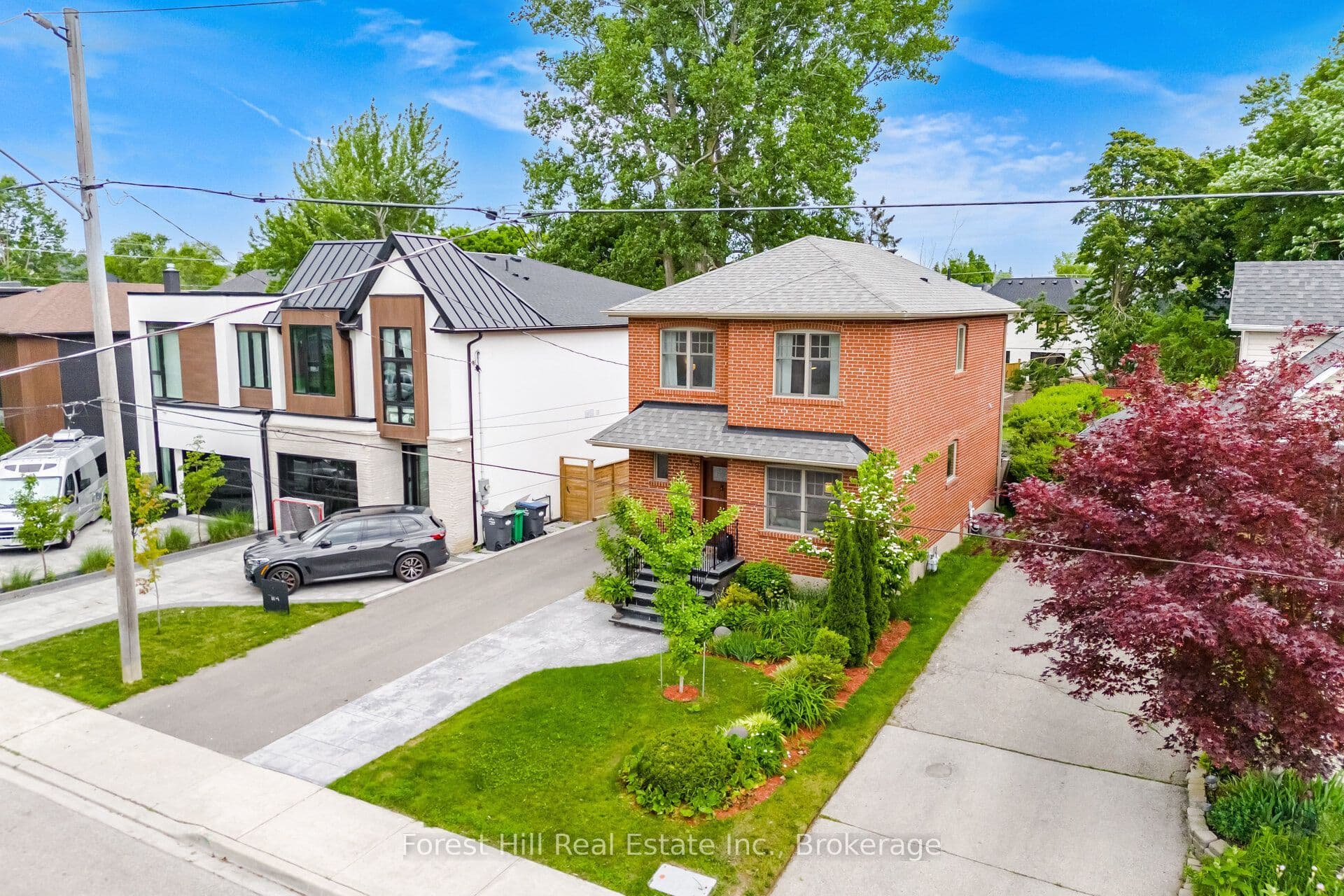 39 Broadview Avenue, Mississauga, ON L5H 2S8