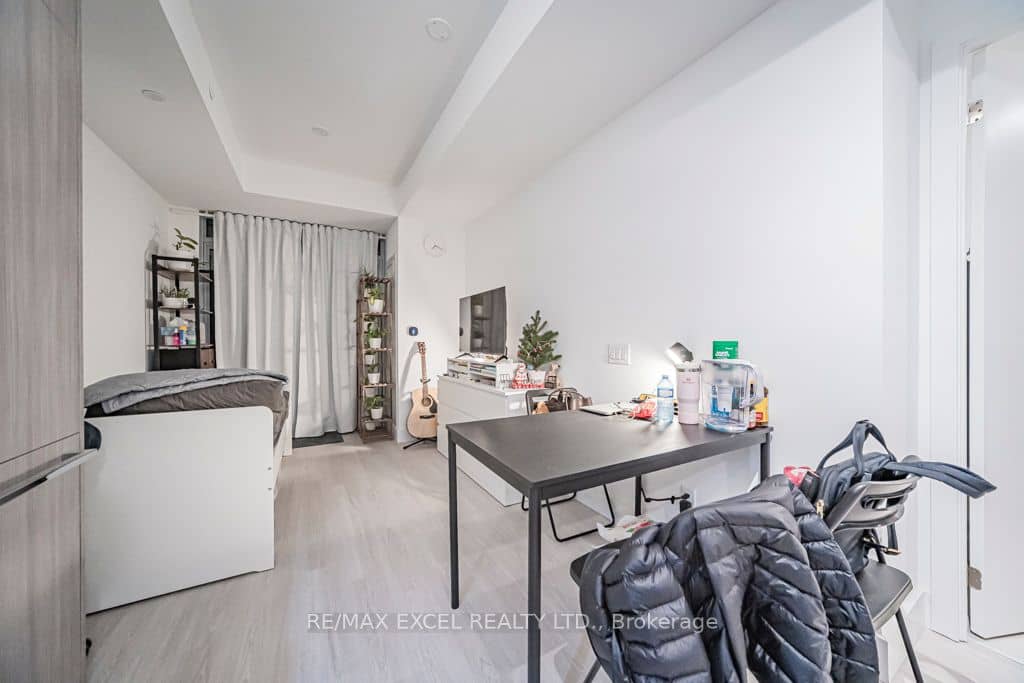 625 Sheppard Avenue E 302, Toronto, ON M2K 1B5