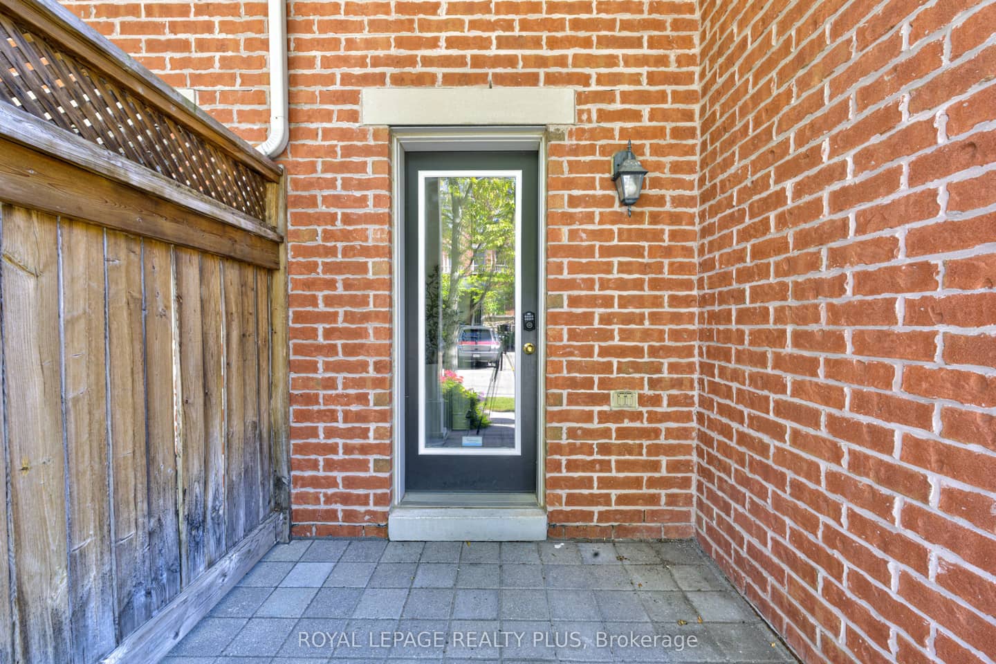 5750 Tosca Drive 1, Mississauga, ON L5M 0P7