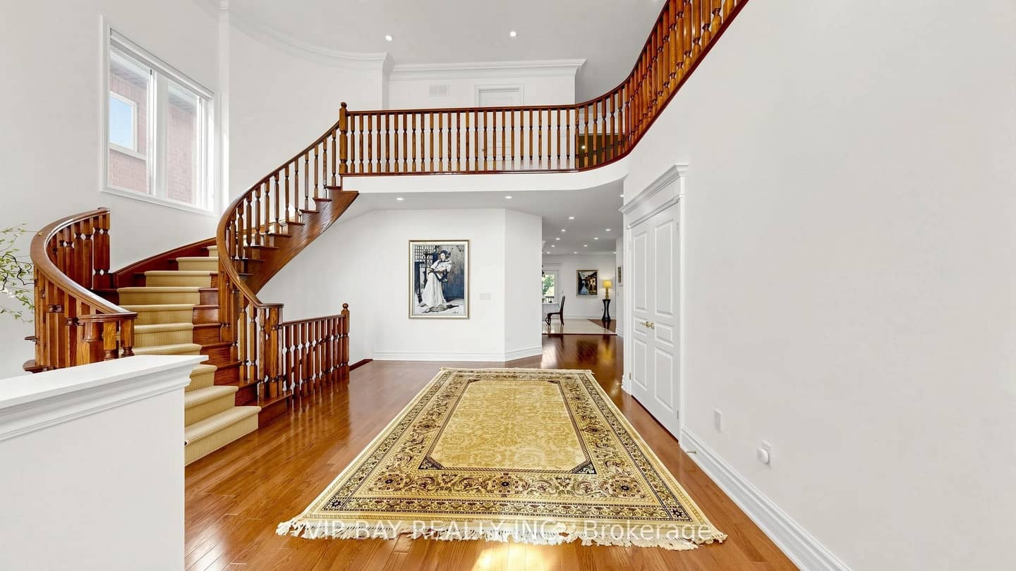 12 Mackay Drive, Richmond Hill, ON L4C 6P1