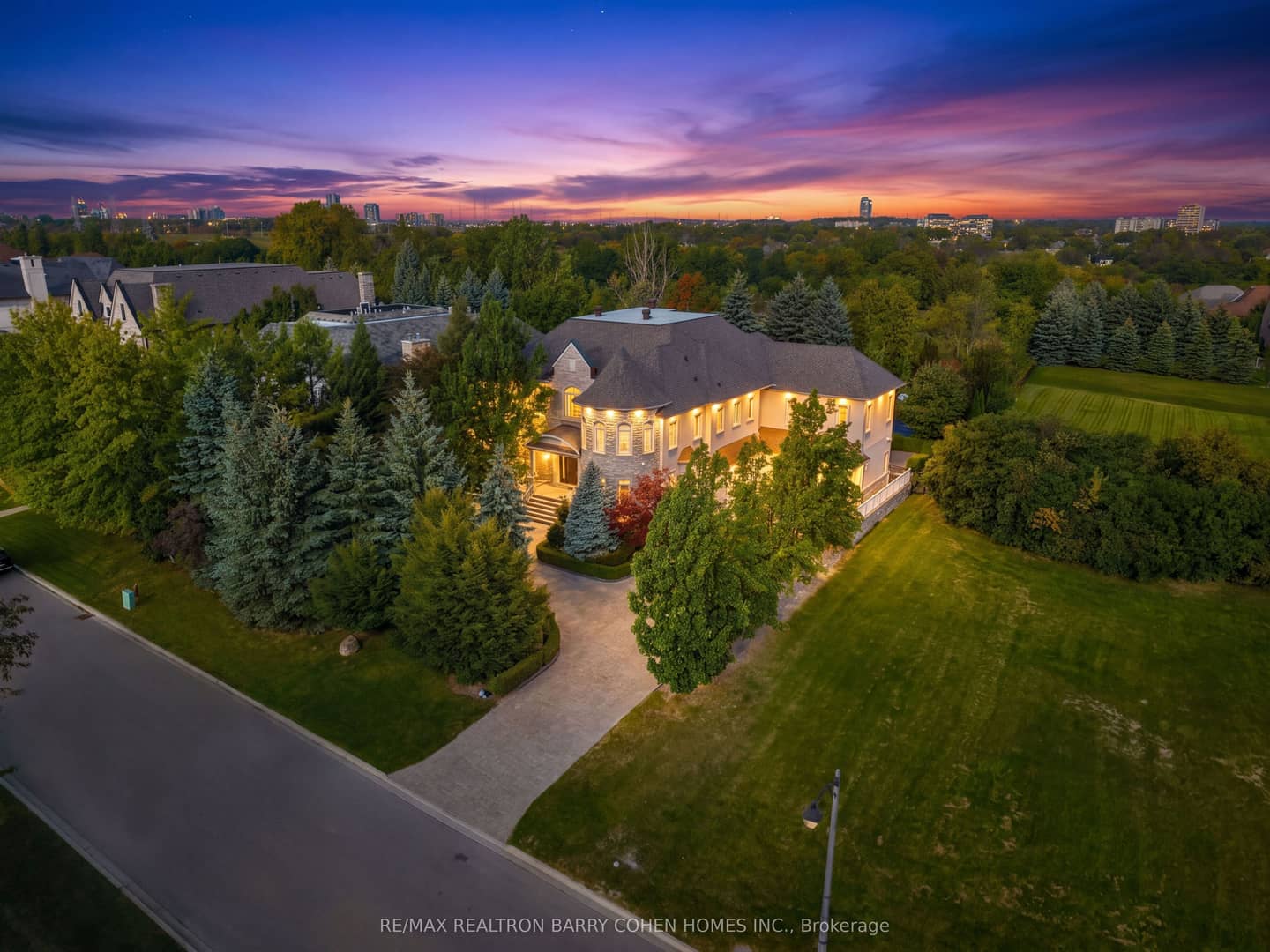 65 Parr Place, Vaughan, ON L4J 8L1