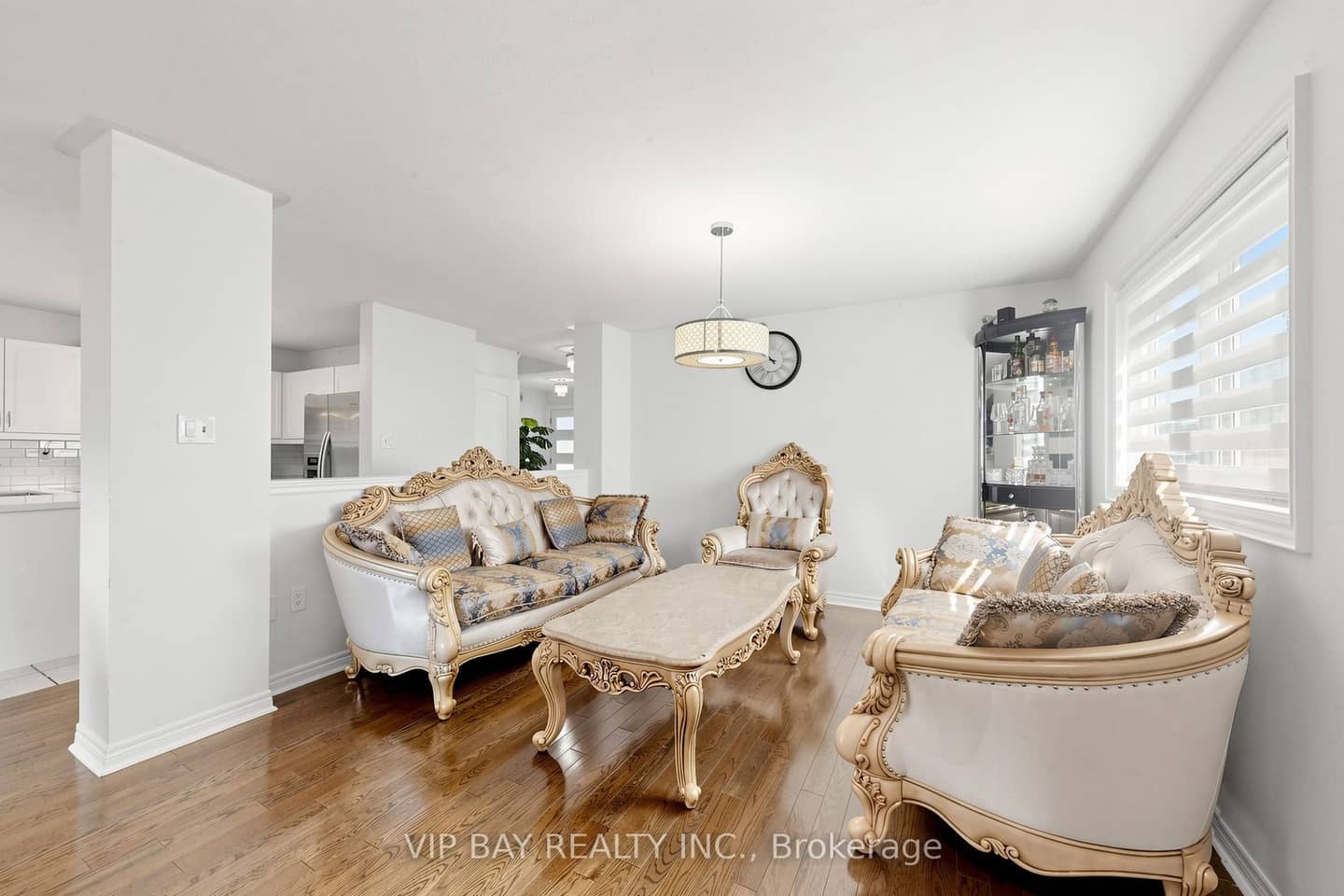 77 Amberview Drive, Georgina, ON L4P 3Y3