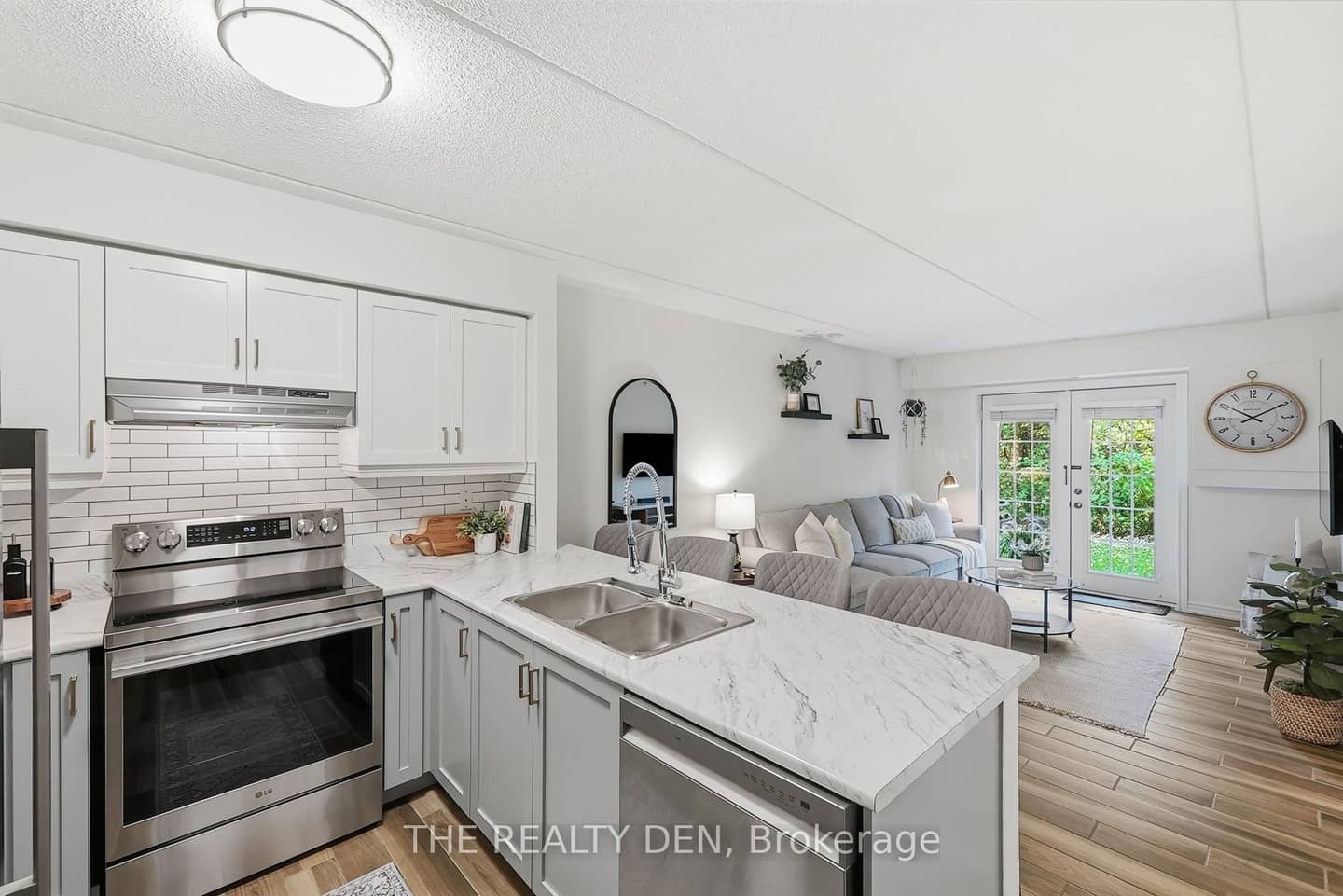 2085 Appleby Line 103, Burlington, ON L7L 7H4
