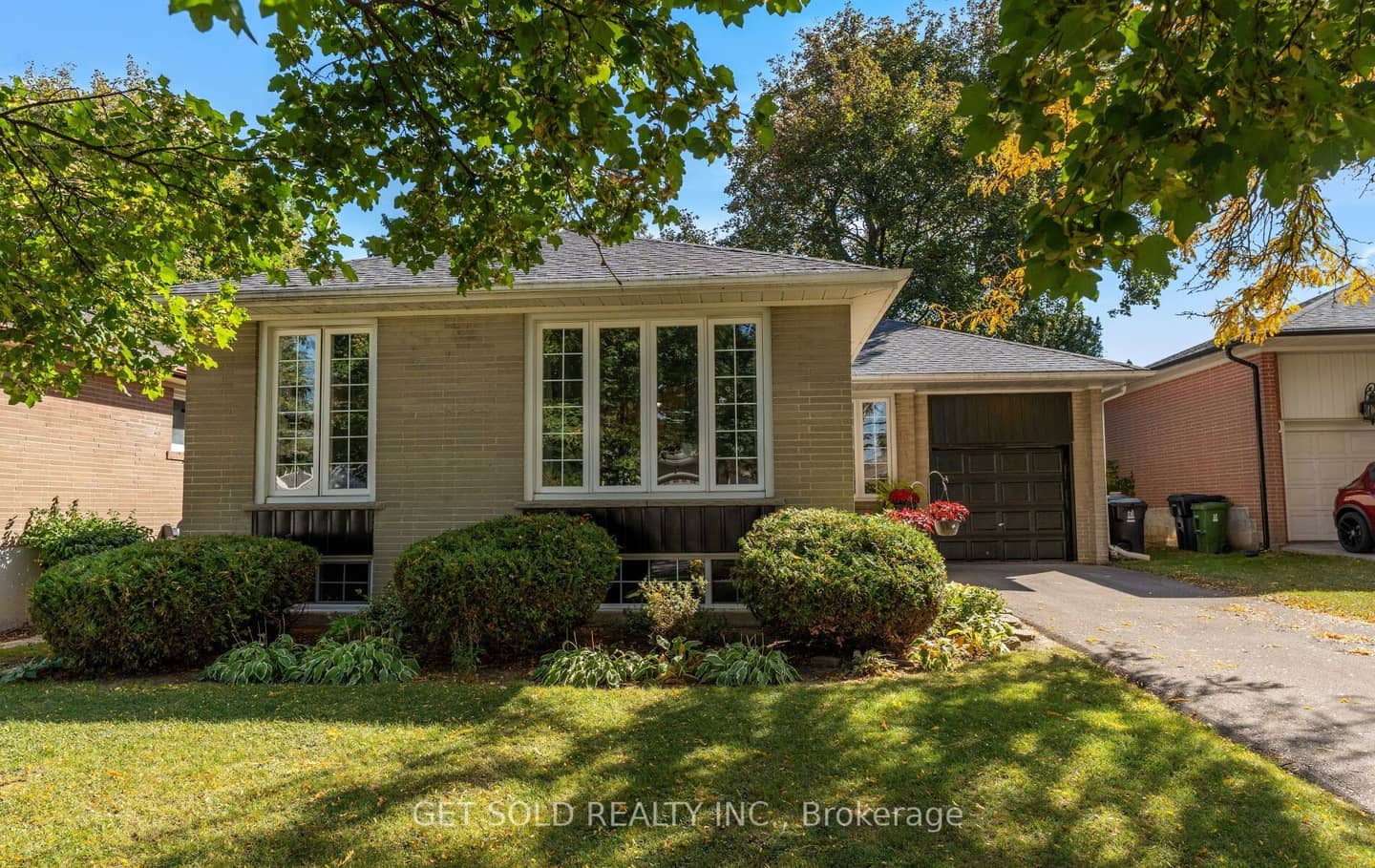 7 Watercliffe Road, Toronto, ON M9W 4E5