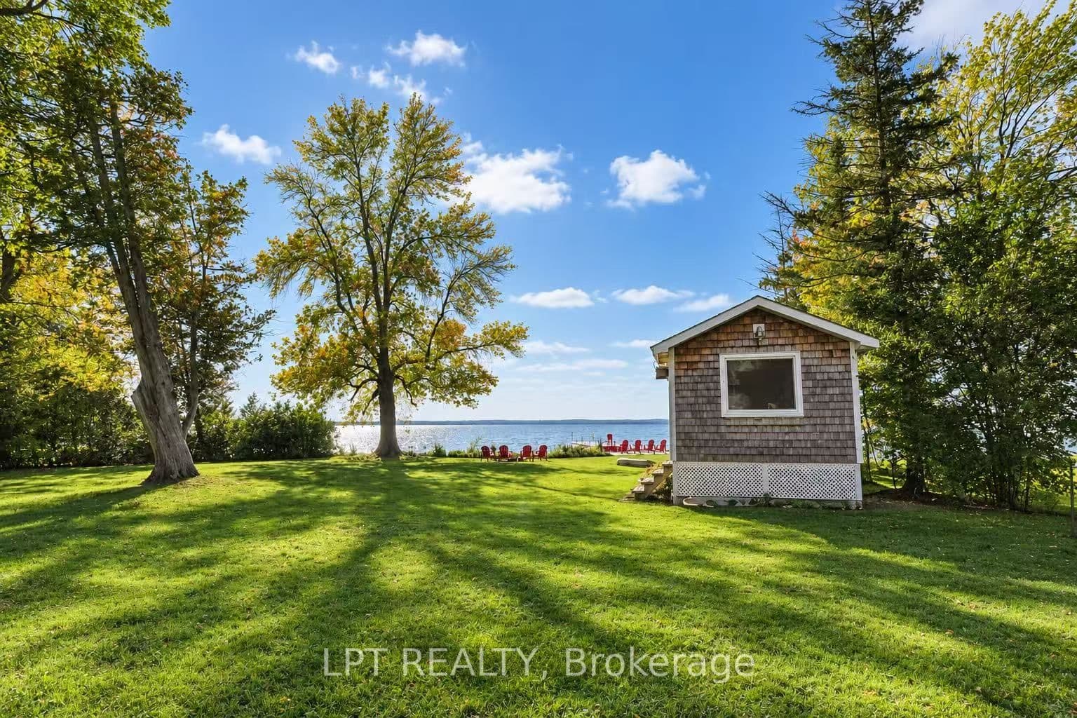 212 Cameron Crescent, Georgina, ON L4P 3T6