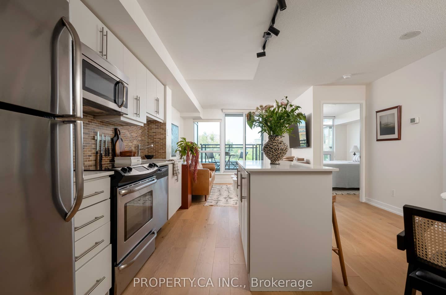 1171 Queen Street W 413, Toronto, ON M6J 0A5