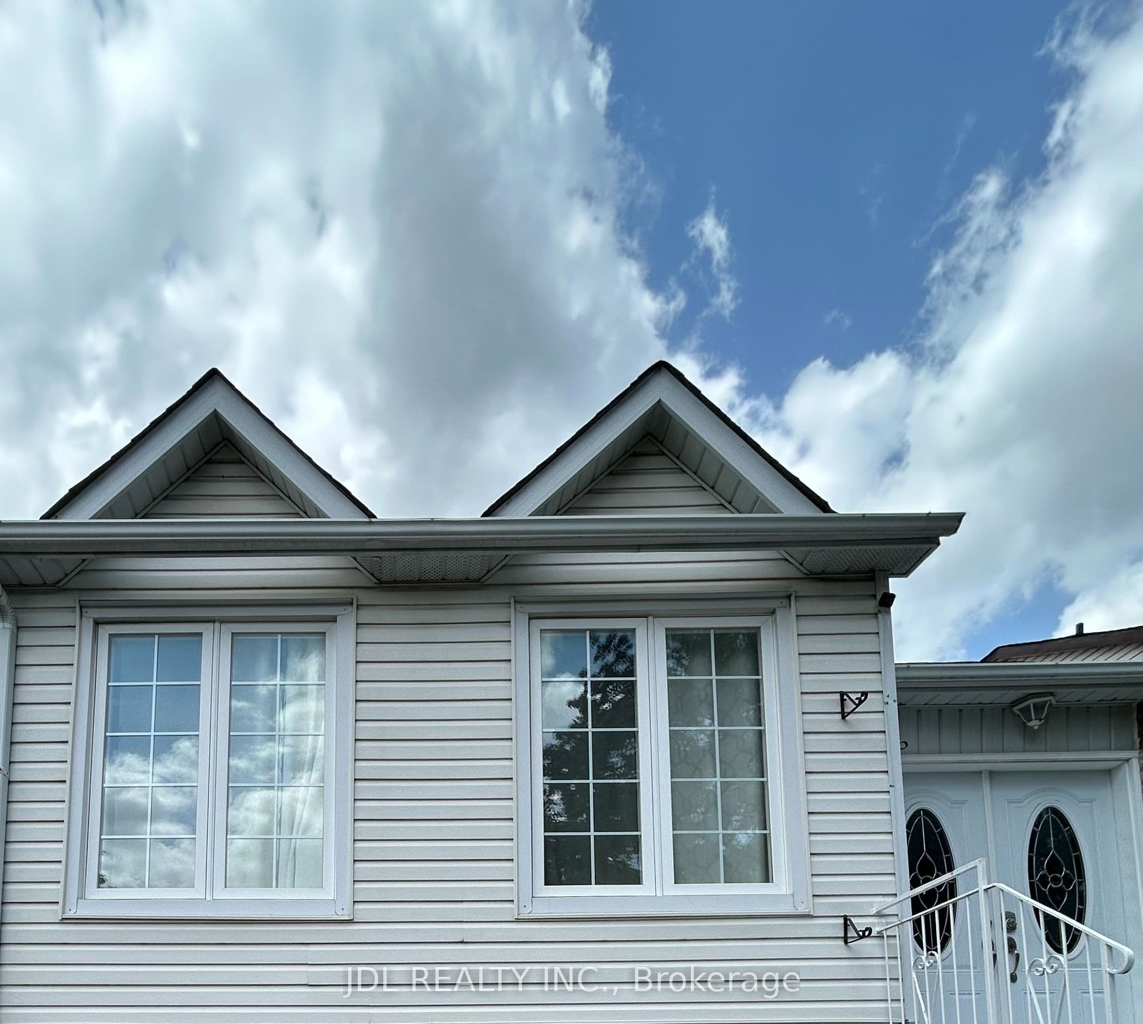 44 Glencoyne Cres Crescent Entire One Bedroom Bsmt, Toronto, ON M1W 2Z2