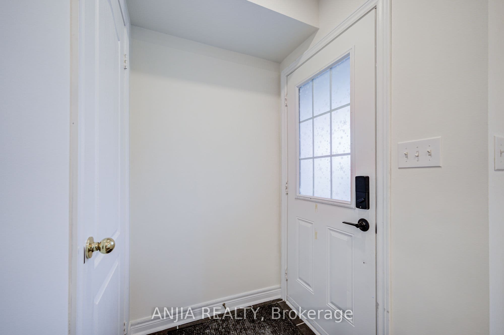 375 White's Hill Avenue, Markham, ON L6B 0J3