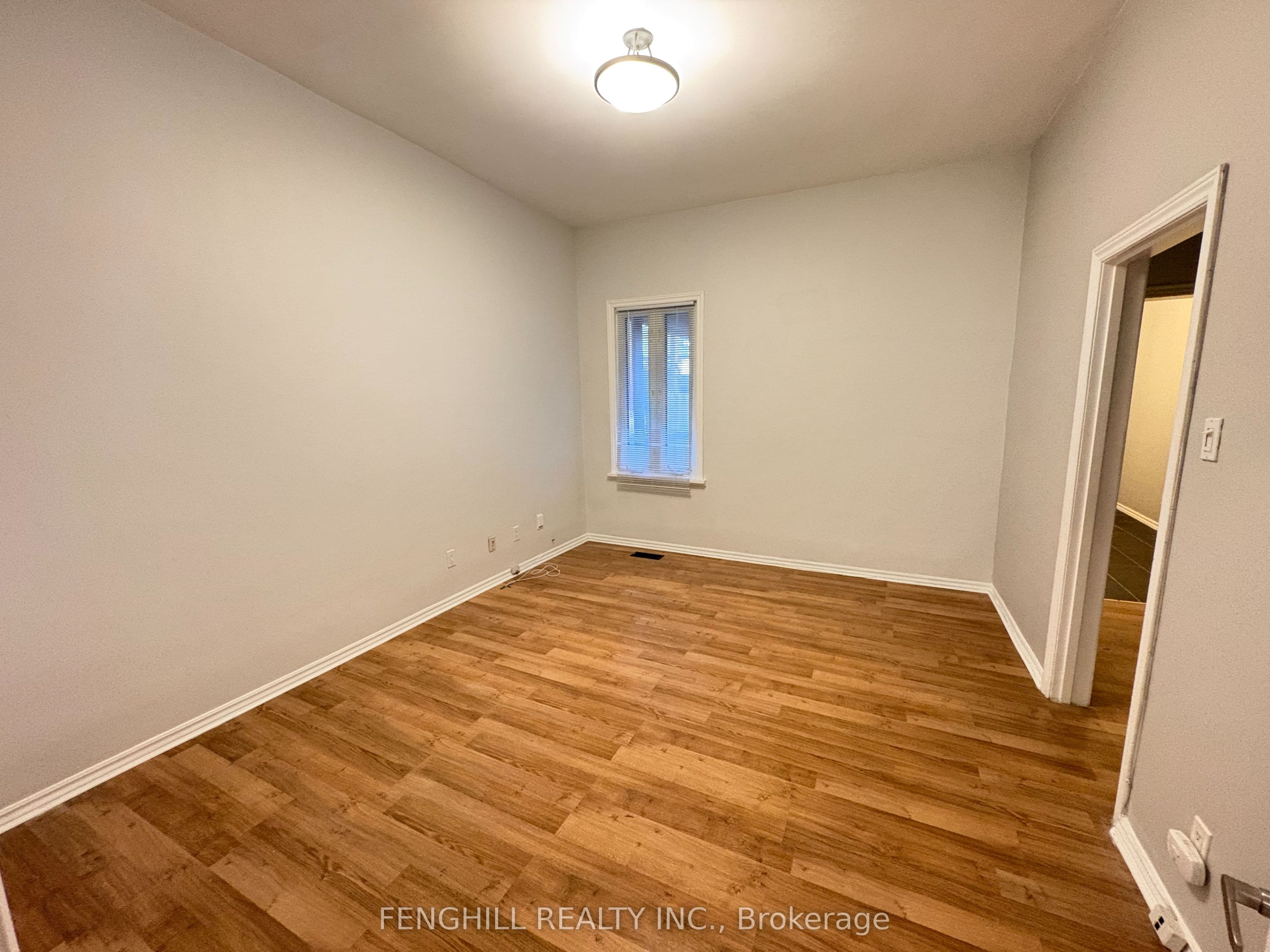 270 Clinton (Main Level) Street, Toronto, ON M6G 2Y6
