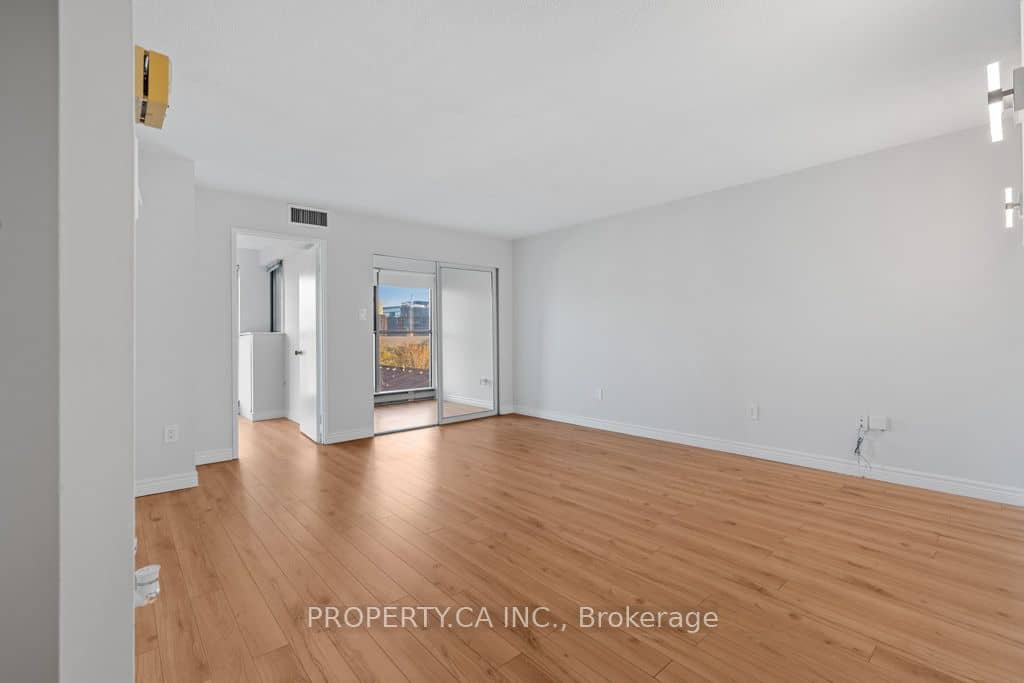 65 Scadding Avenue 608, Toronto, ON M5A 4L1