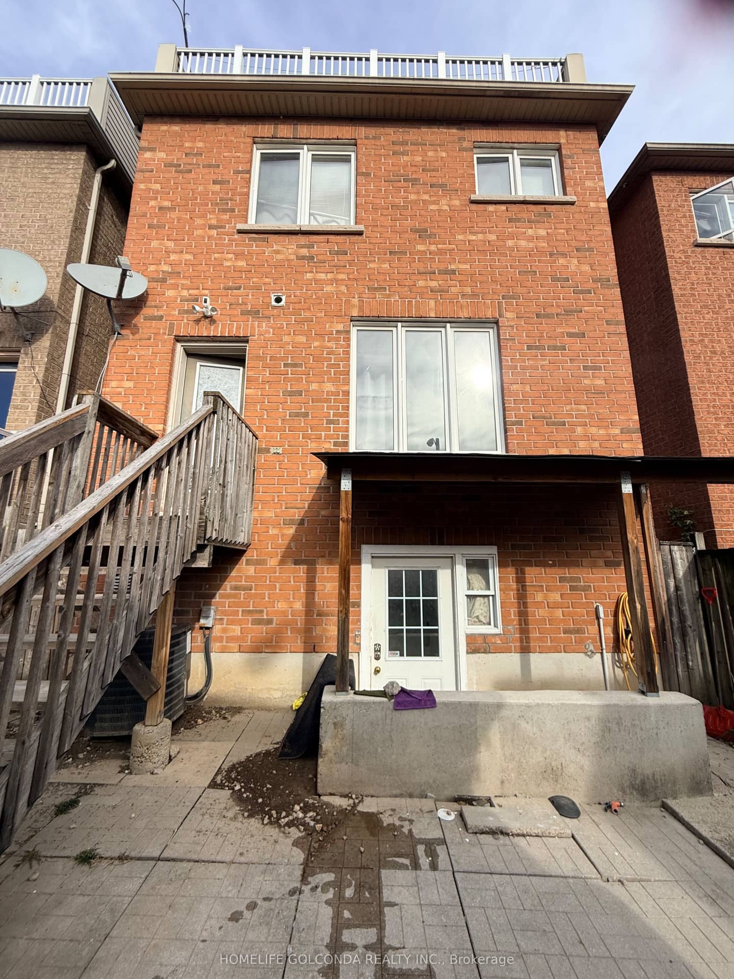 10 Aldwinckle Heights, Toronto, ON M3J 3S6