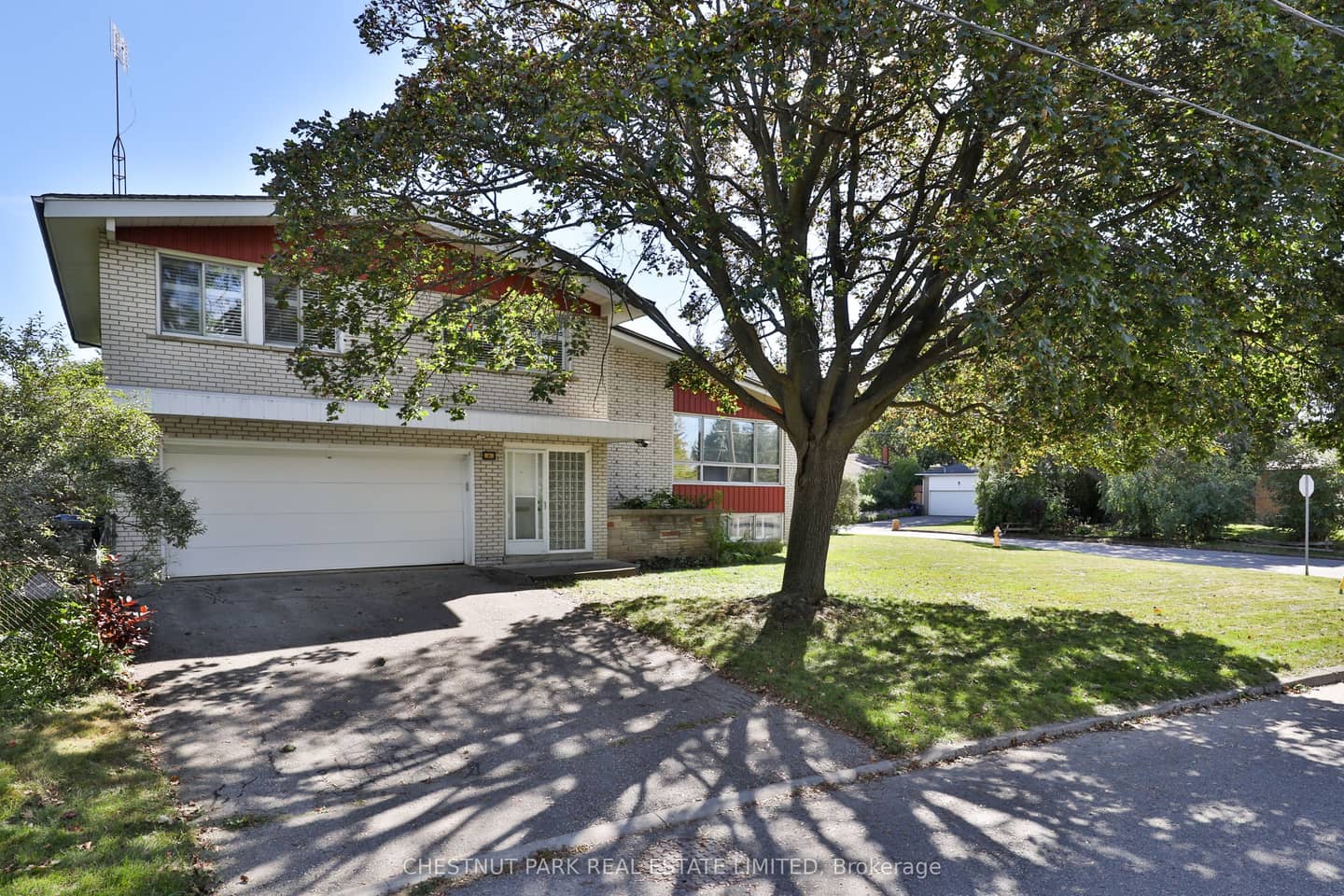 2 Allview Crescent, Toronto, ON M2J 2R3