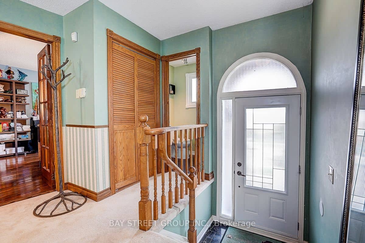 304 Charlton Avenue, Vaughan, ON L4J 6H4
