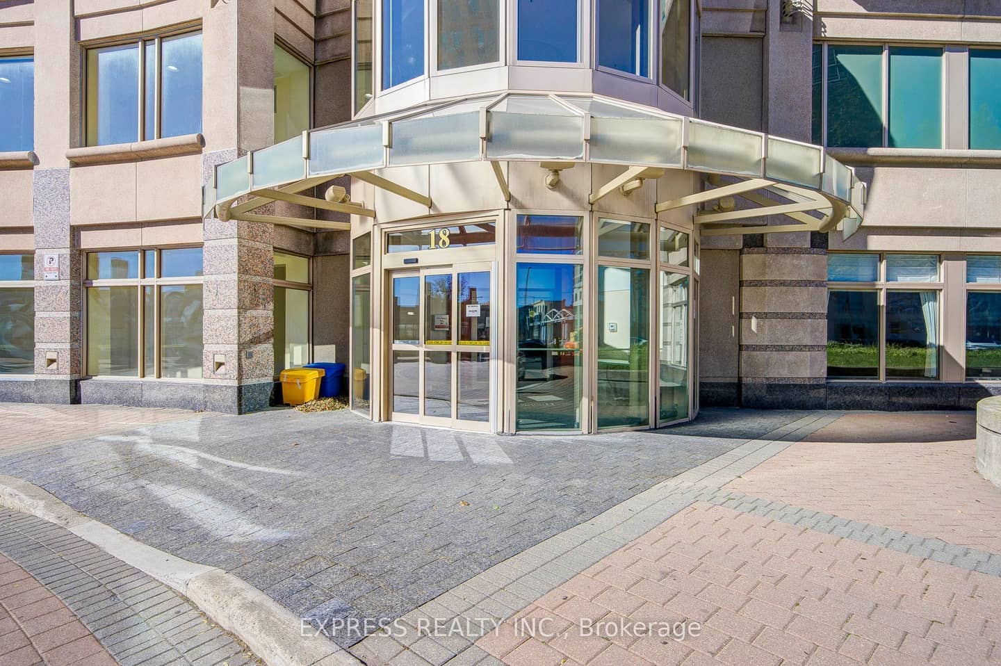 18 Lee Centre Drive 1111, Toronto, ON M1H 3H5