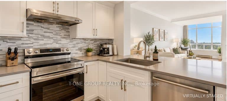 22 Clarissa Drive Ph6, Richmond Hill, ON L4C 9R6