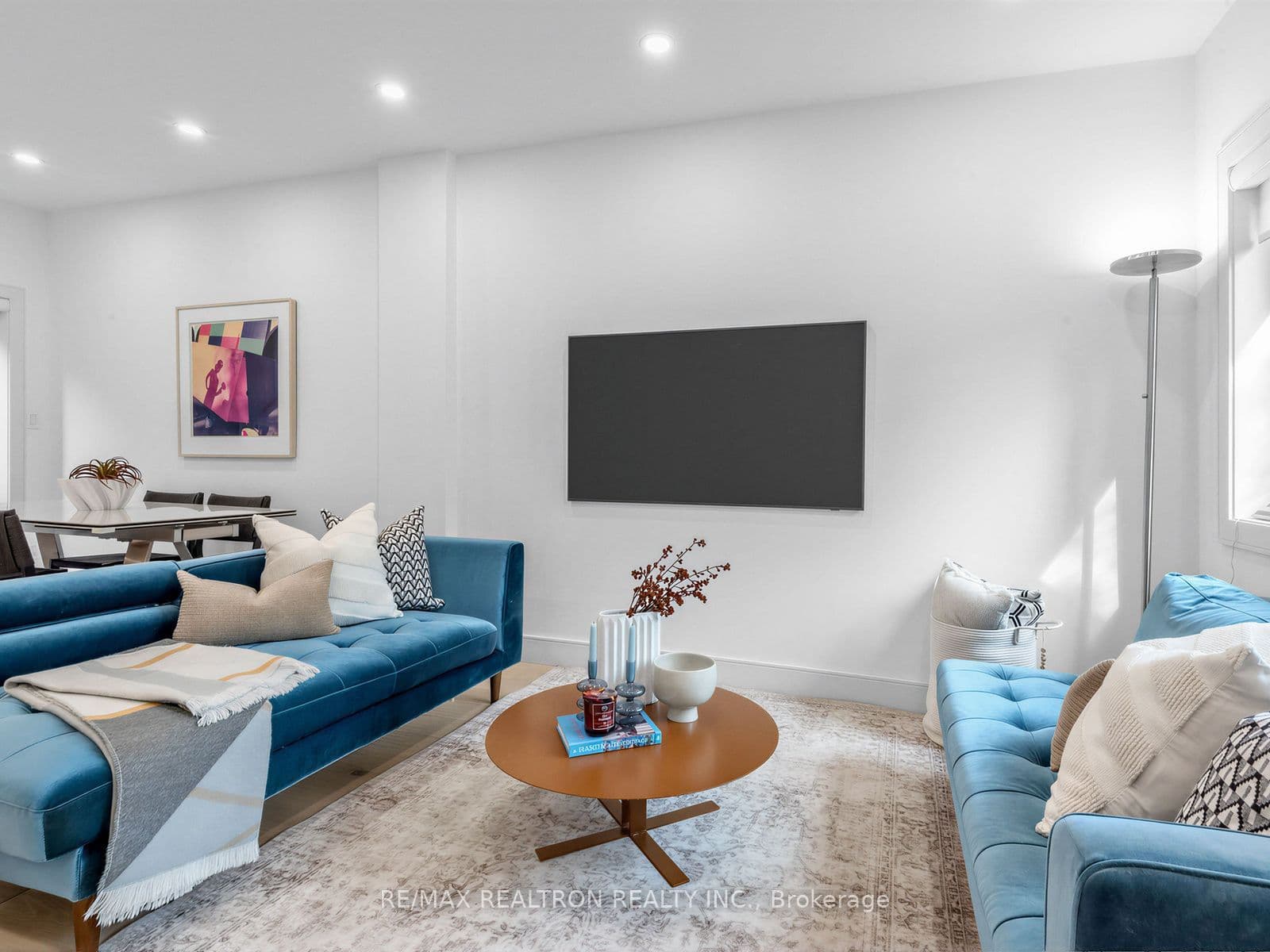 1526 Davenport Road, Toronto, ON M6H 2H8