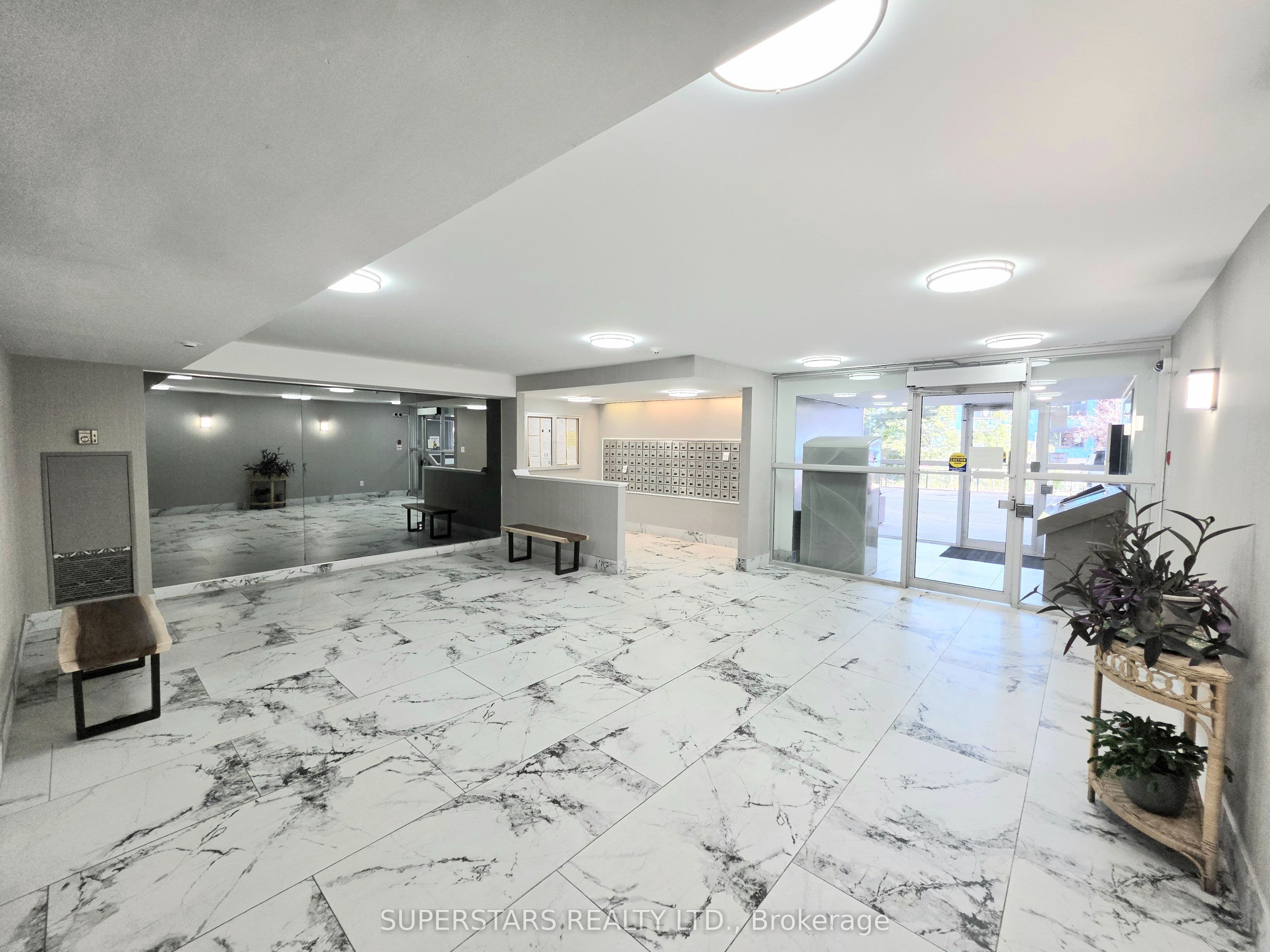 15 Sewells Road 905, Toronto, ON M1B 3V7