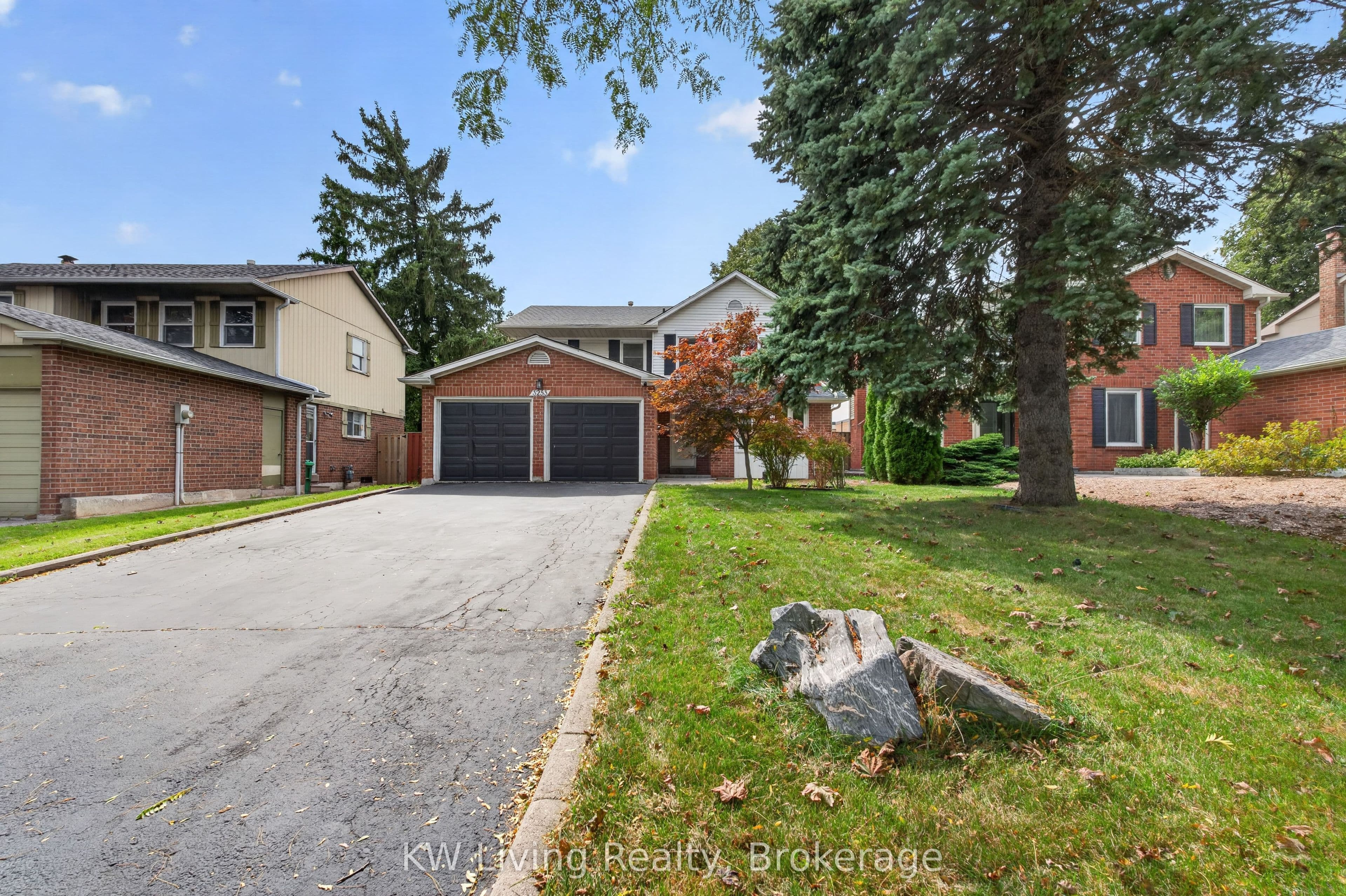 3253 Sir Johns Homestead S, Mississauga, ON L5L 2N7
