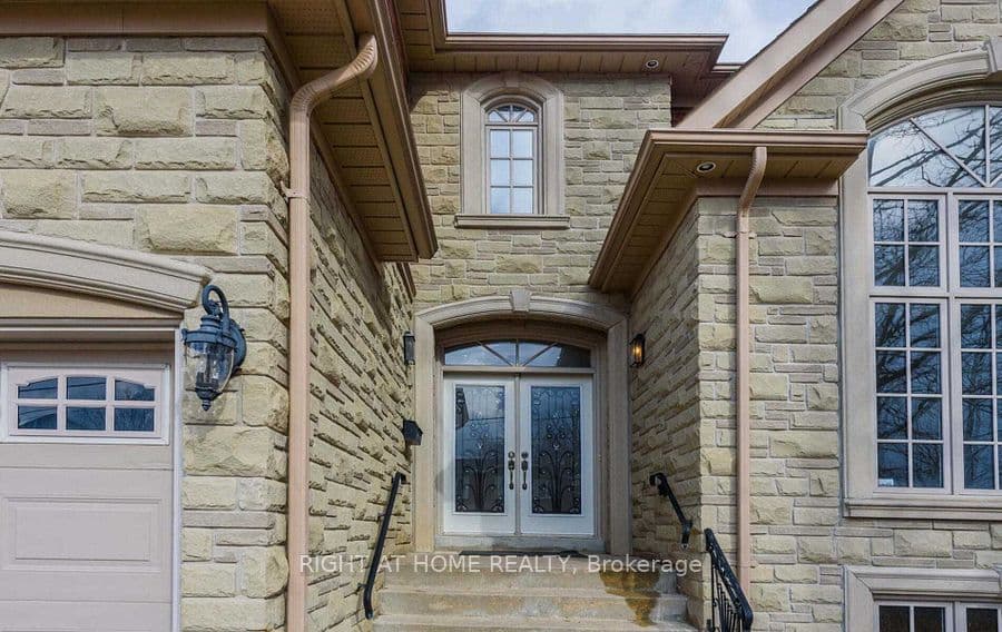 5A Pearson Avenue, Richmond Hill, ON L4C 7L6