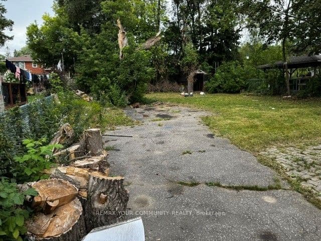 330 Horsham Avenue, Toronto, ON M2R 1G6