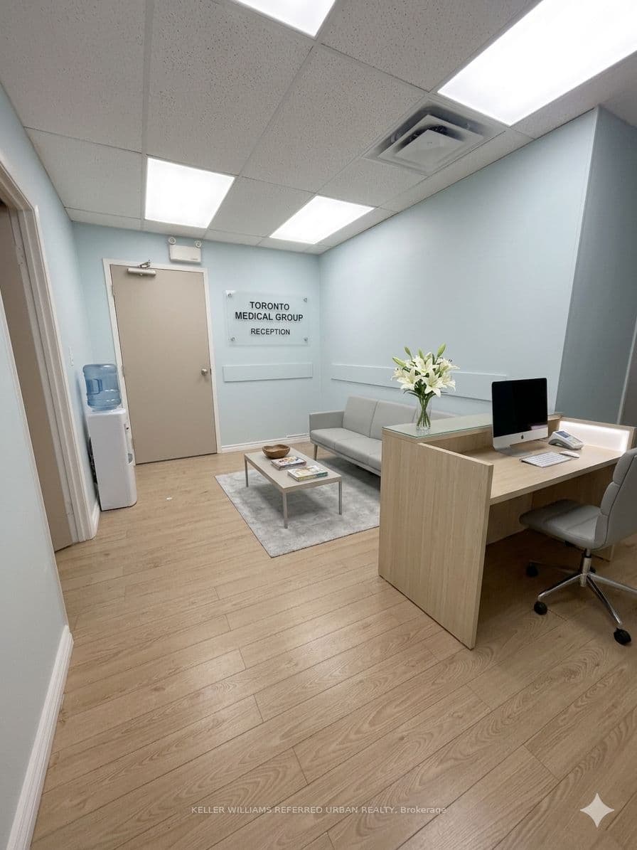 10132 Yonge Street 201, Richmond Hill, ON L4C 1T6