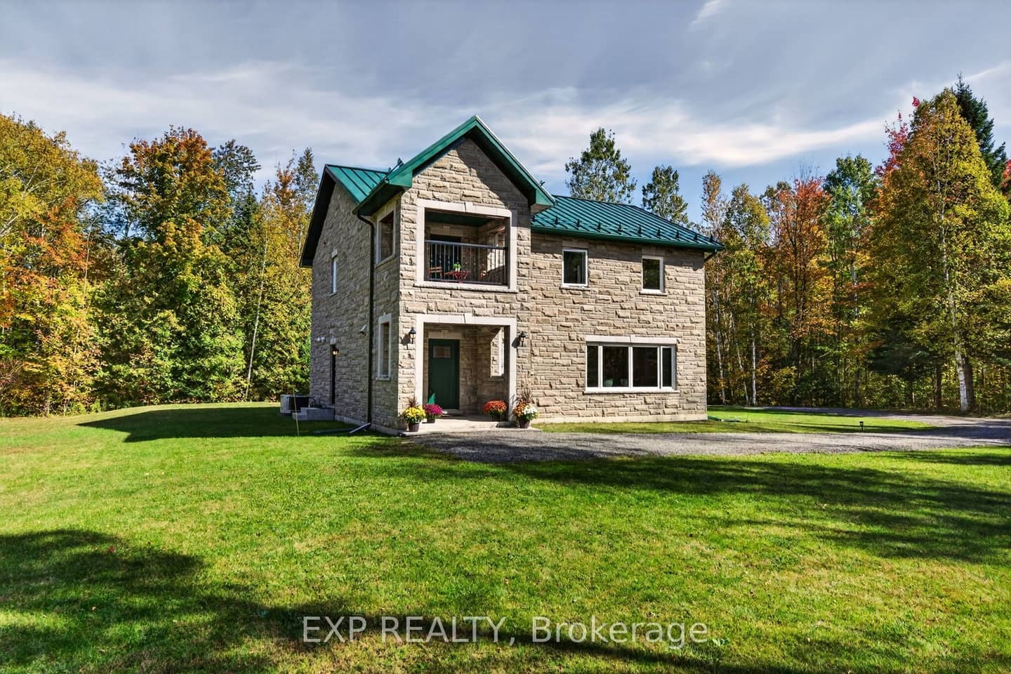 9525 Old Homestead Road, Georgina, ON L0E 1N0