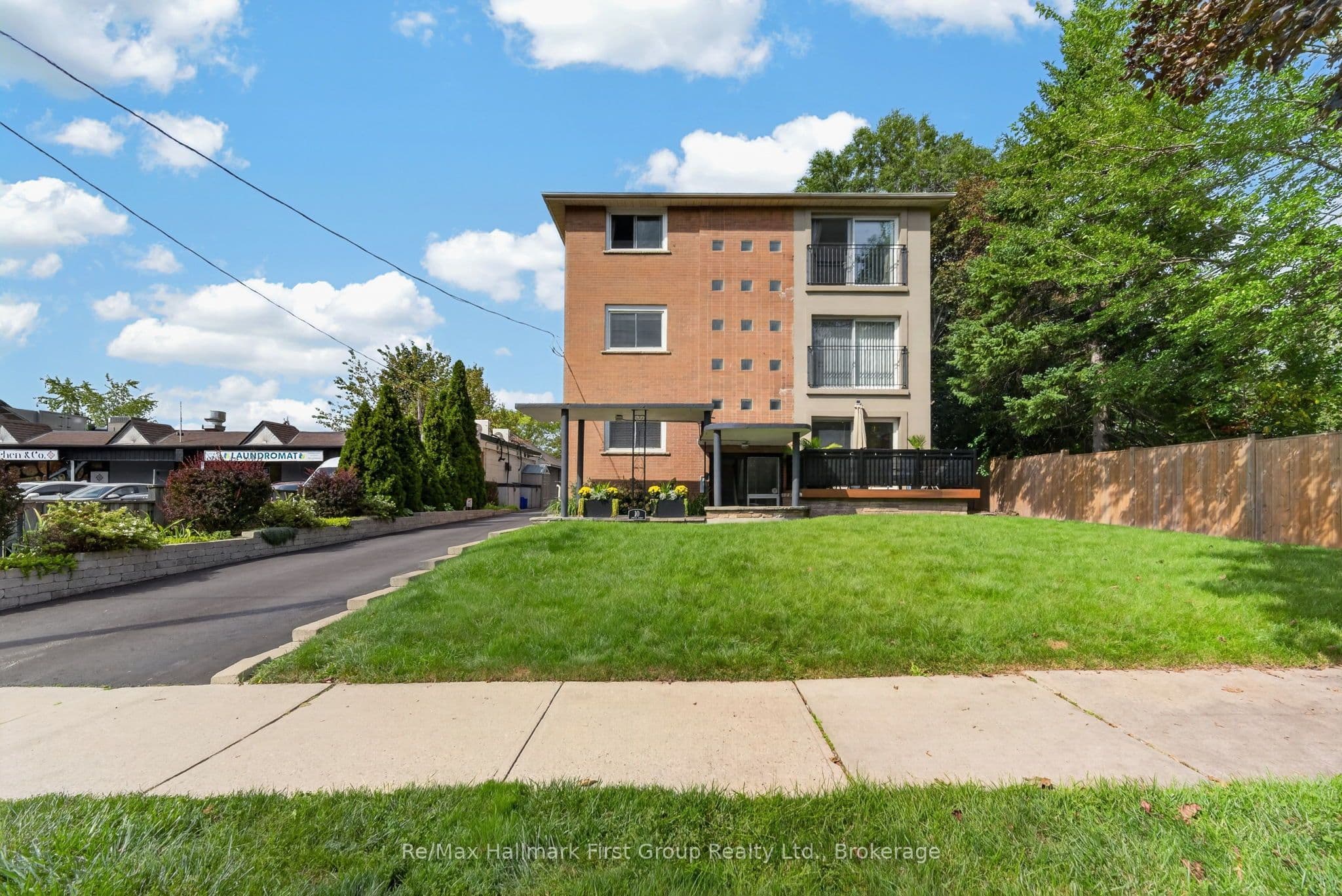 10 Lincoln Street, Ajax, ON L1S 6C8