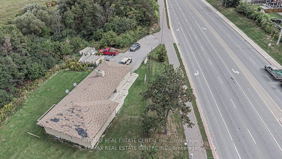 3024 Countryside Drive, Brampton, ON L6P 0V3