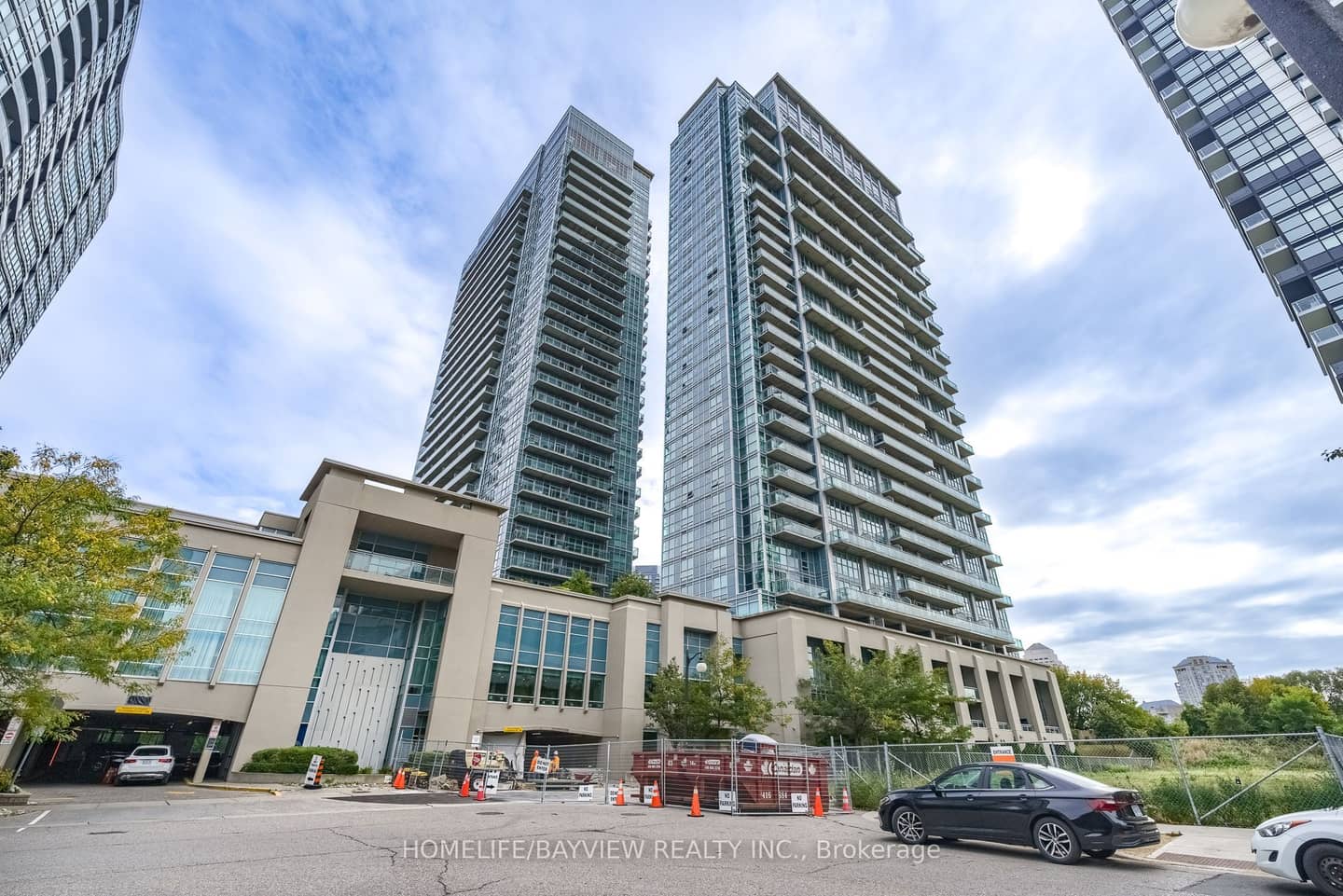 155 Legion Road N 1913, Toronto, ON M8Y 0A7