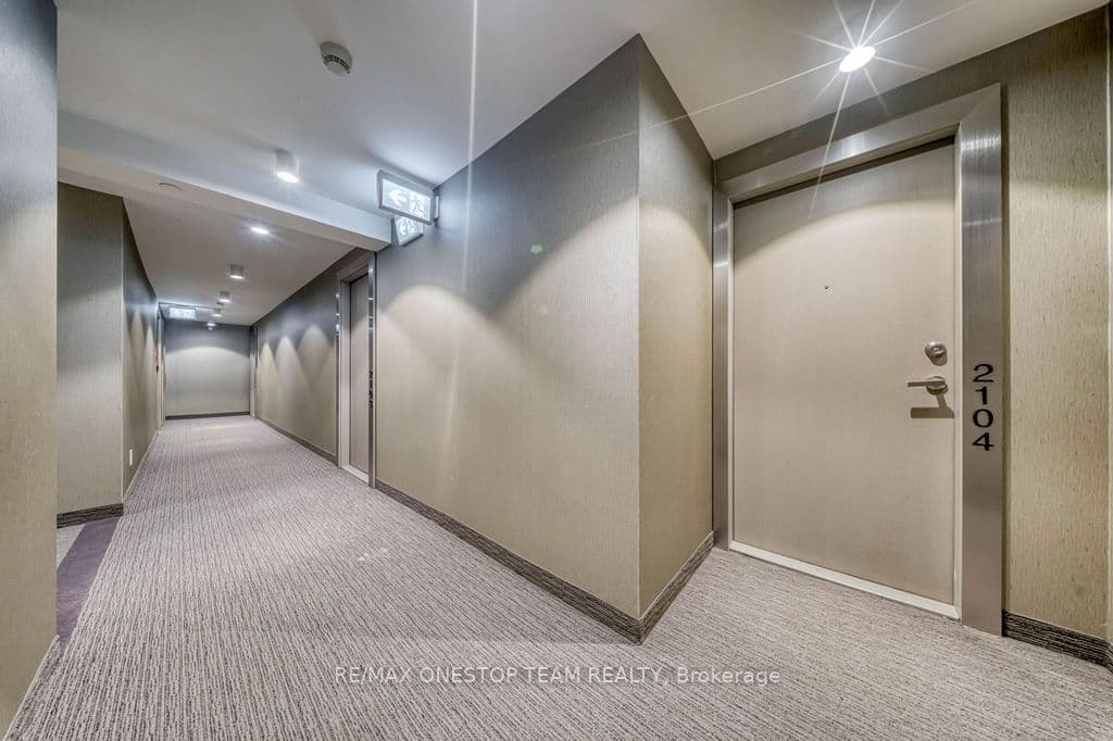 88 Harbour Street 2104, Toronto, ON M5J 0C3