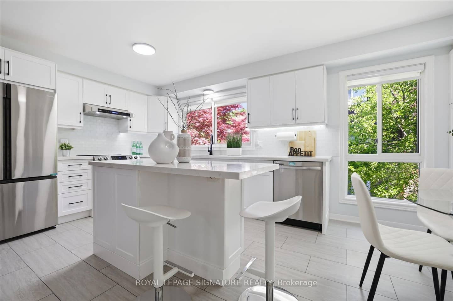 22 Snapdragon Drive, Toronto, ON M2J 4X6