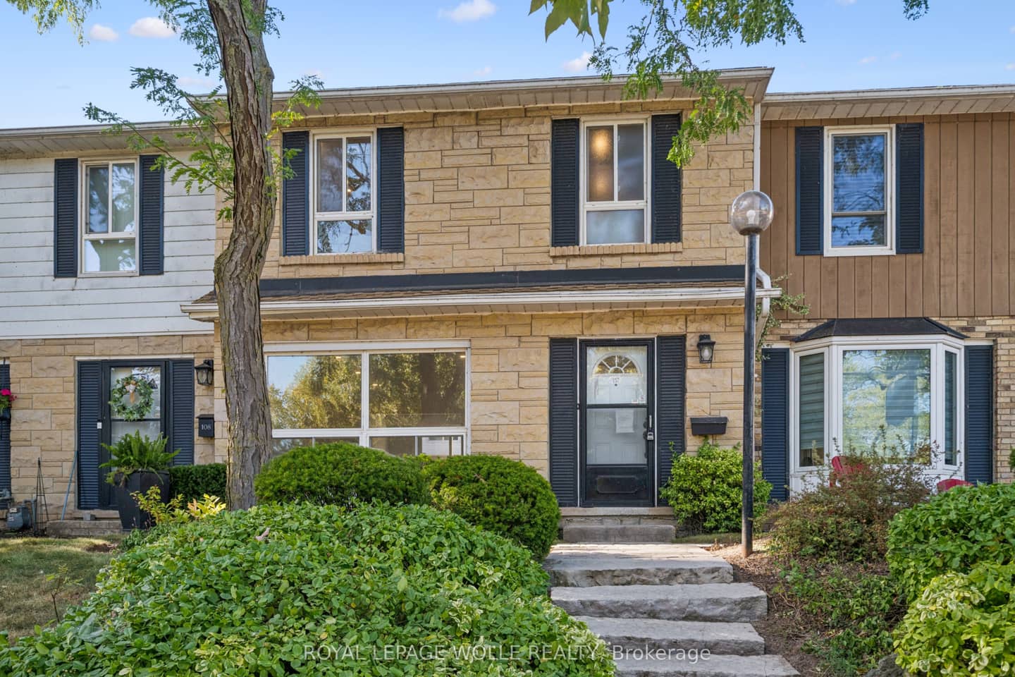 5475 Lakeshore Road 107, Burlington, ON L7L 1E1