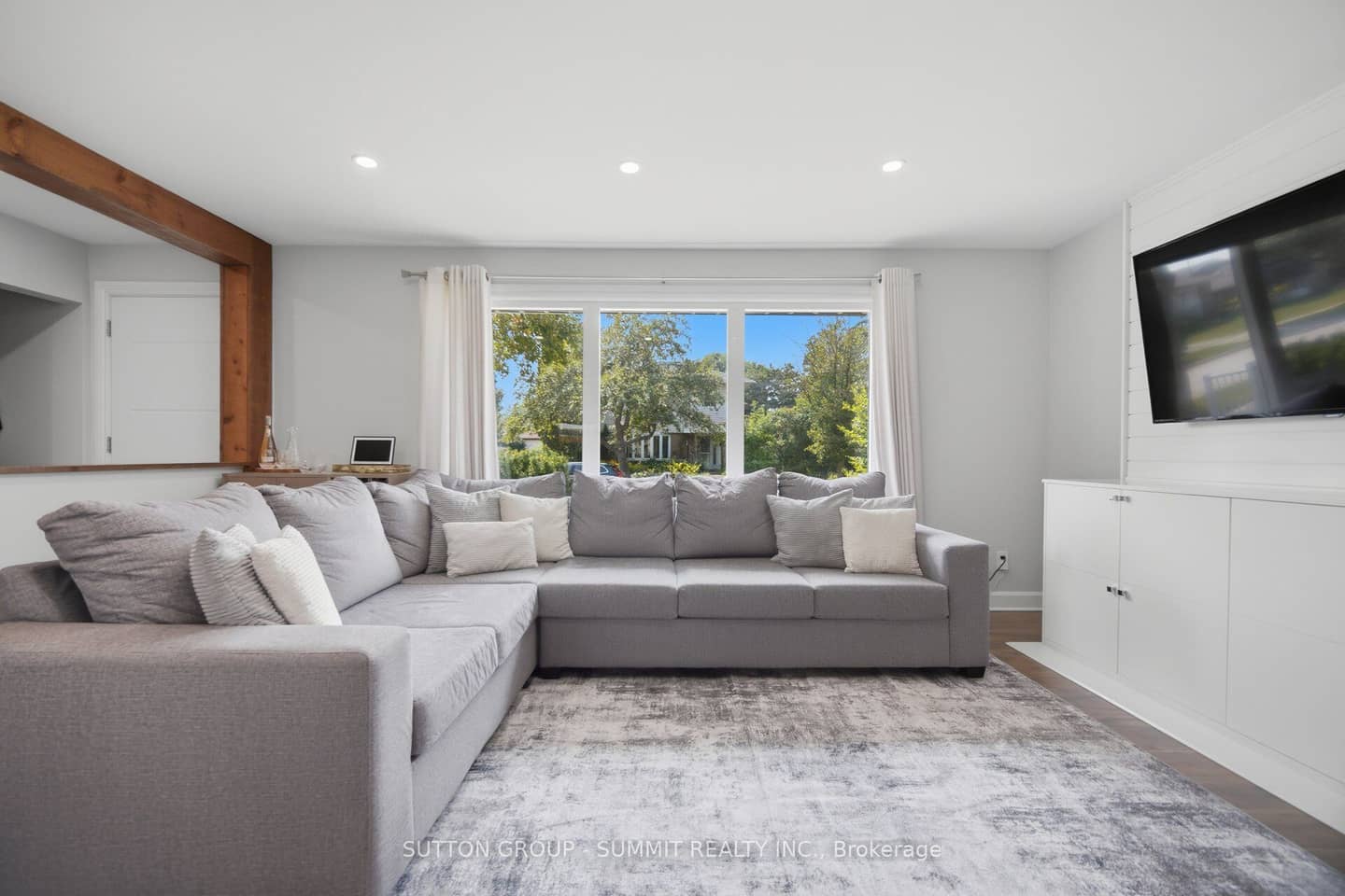 1 Lagos Road, Toronto, ON M9W 4E3