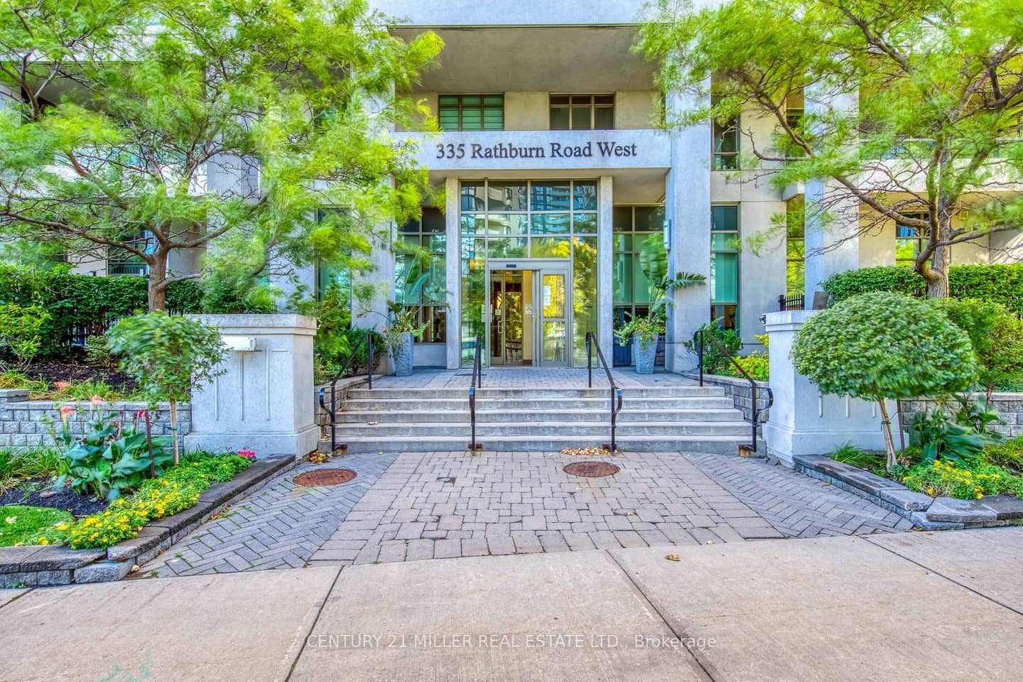 335 Rathburn Road W 2010, Mississauga, ON L5B 0C8