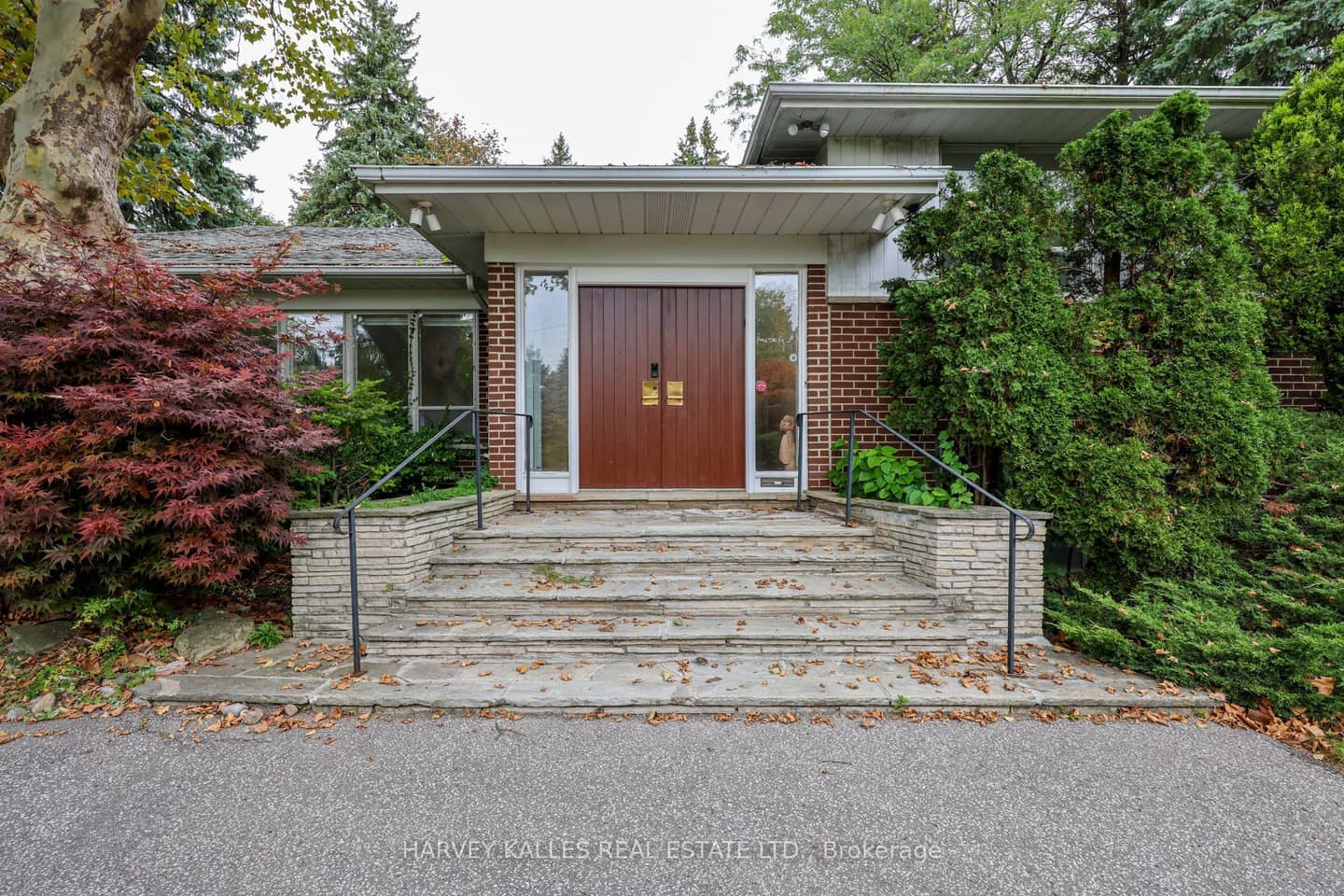 2 Colvestone Road, Toronto, ON M2L 1X3
