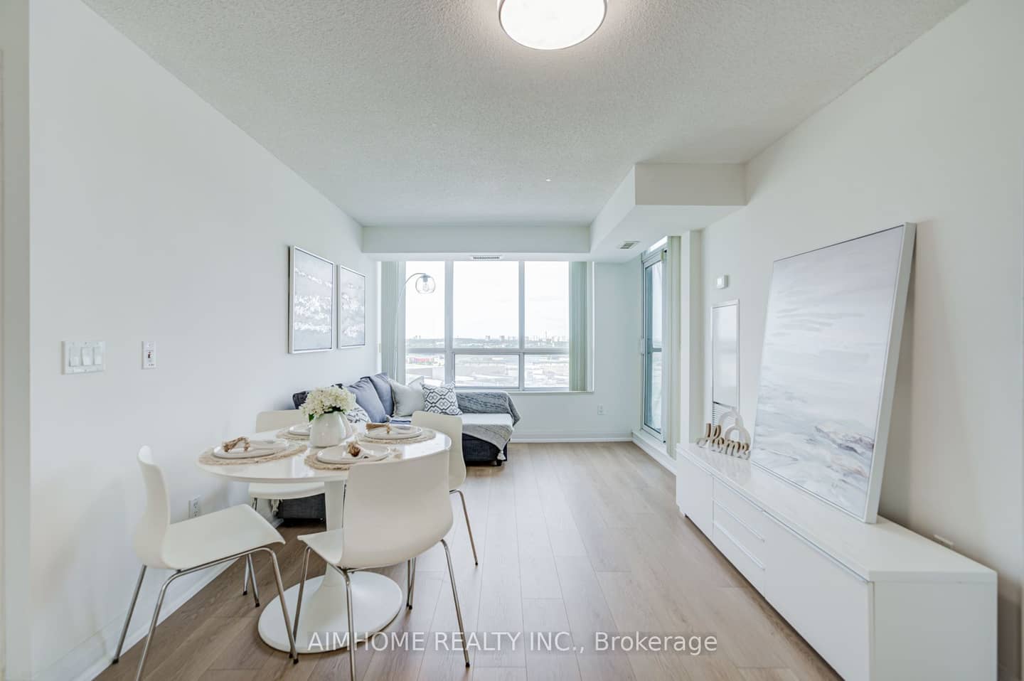 60 Brian Harrison Way 1107, Toronto, ON M1P 5J5