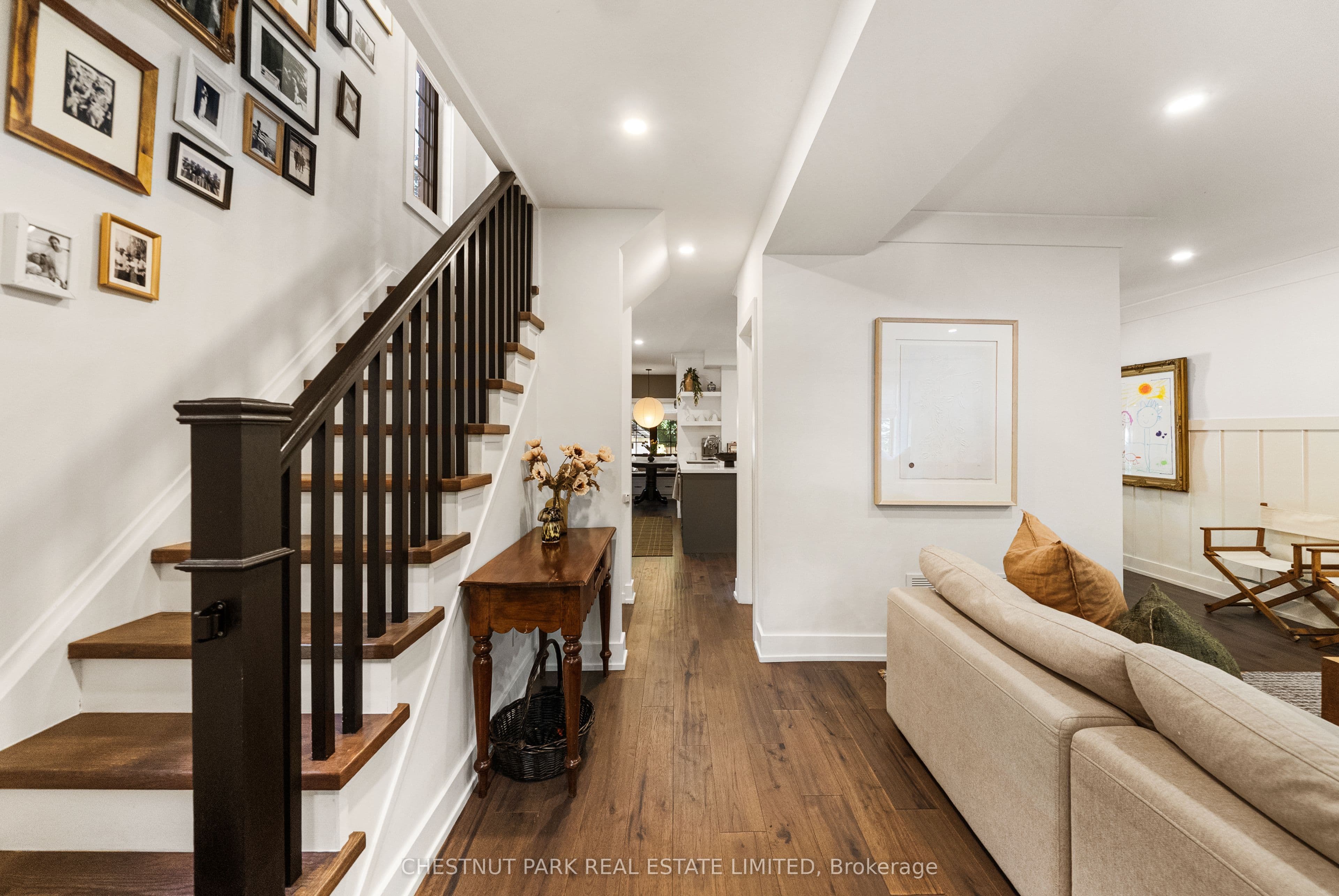283 South Kingsway, Toronto, ON M6S 3V3