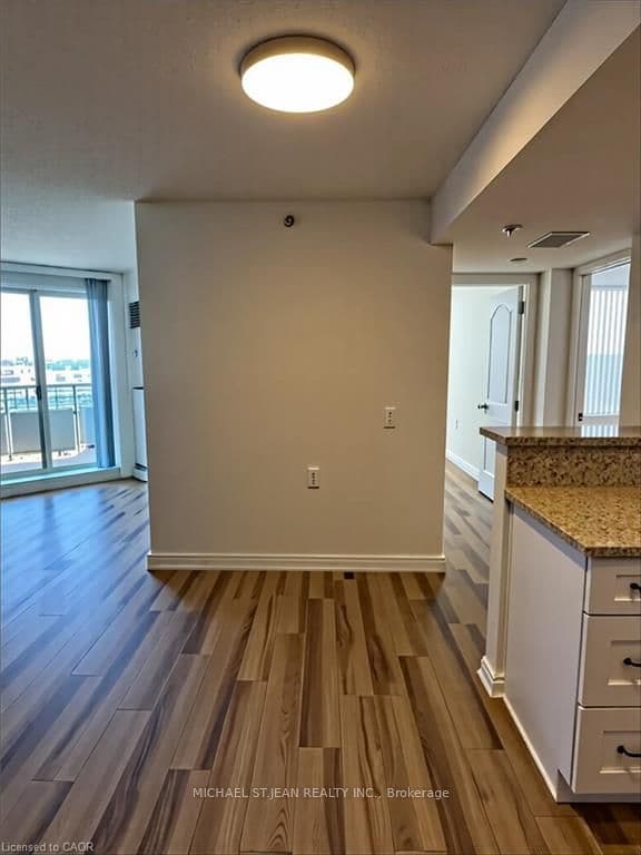 4640 Kimbermount Avenue 707, Mississauga, ON L5M 5W6