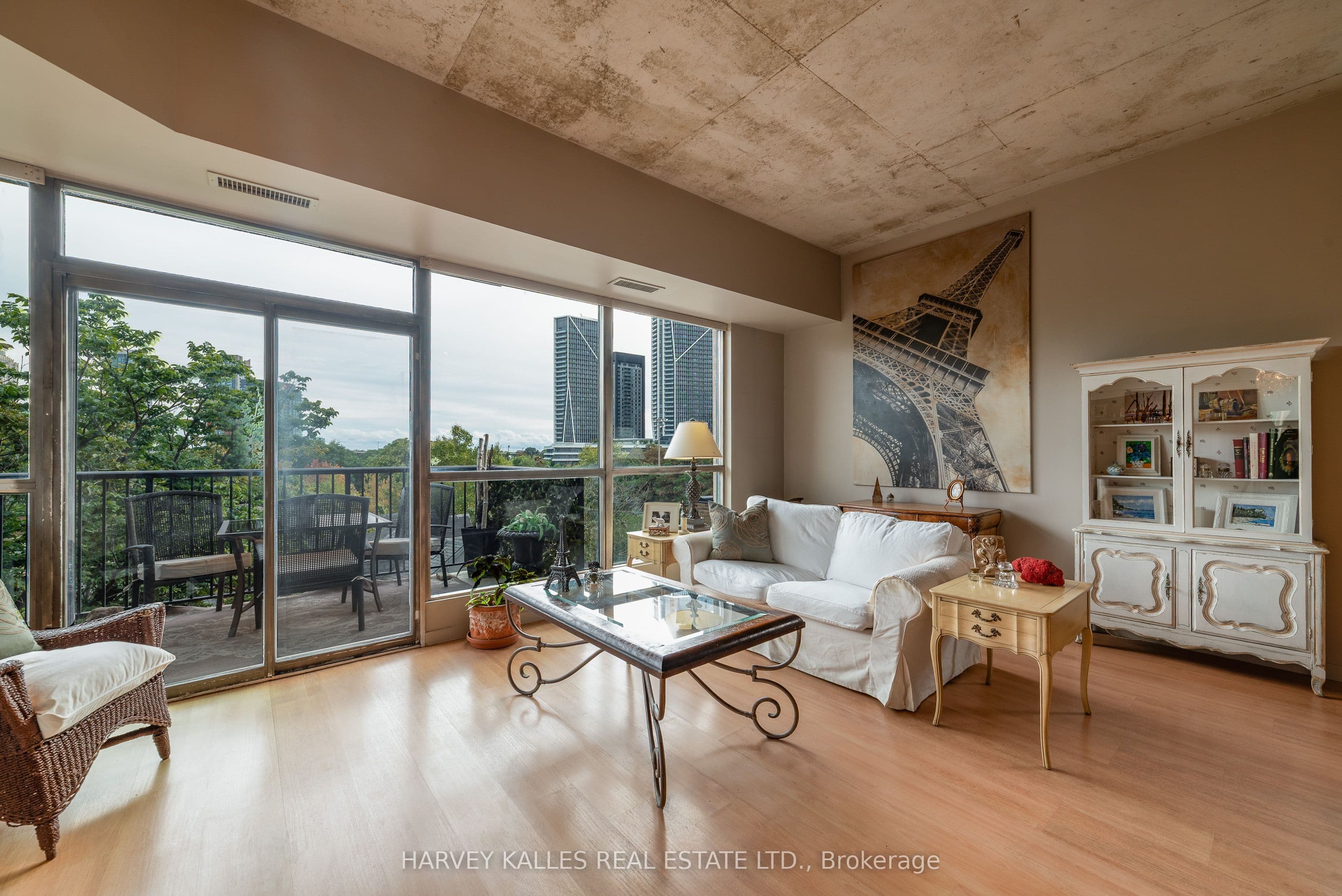833 W King Street W 405, Toronto, ON M5V 1N9