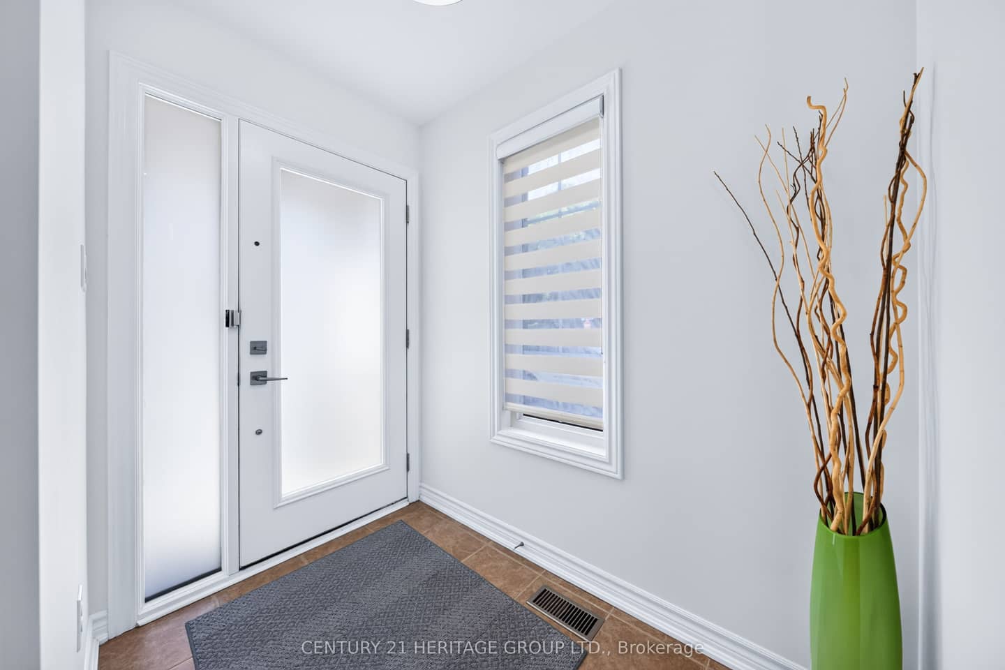 244 Gord Clelland Gate, Newmarket, ON L3X 0G1