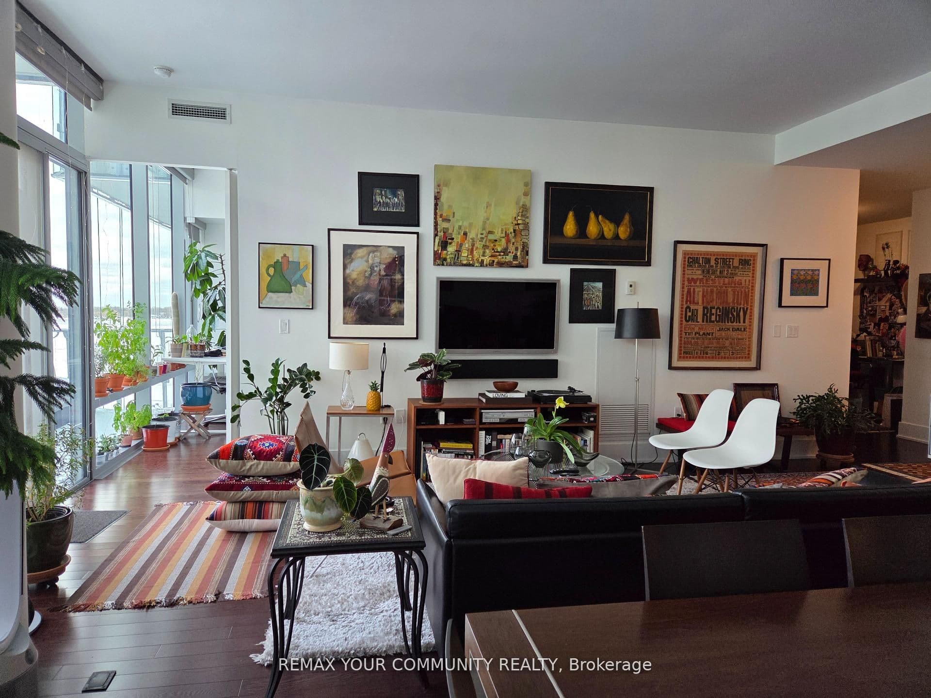 39 Queens Quay E 815, Toronto, ON M5E 0A5