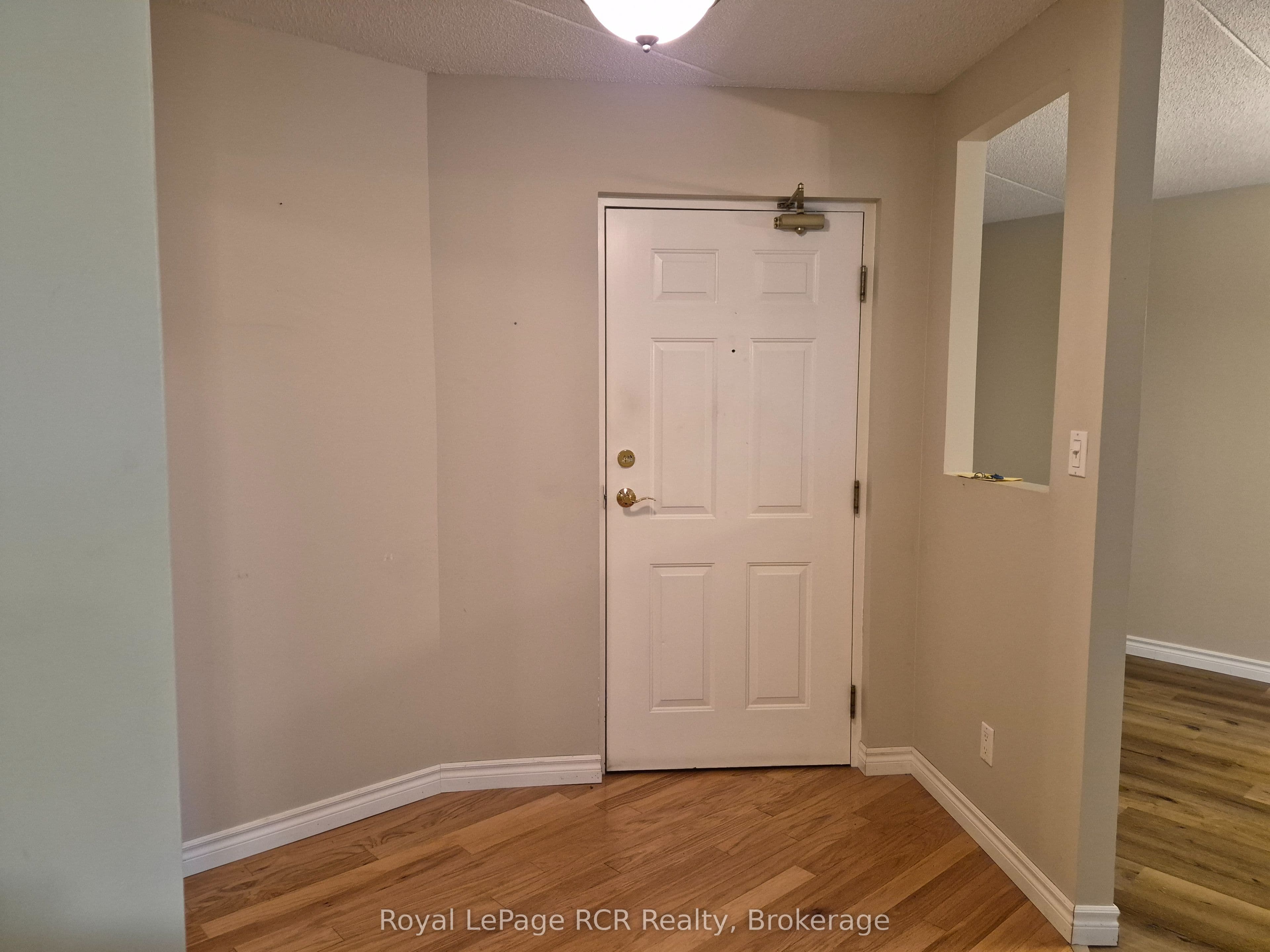 536 11th Avenue 102, Hanover, ON N4N 2S4