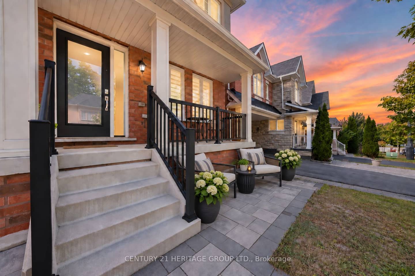 244 Gord Clelland Gate, Newmarket, ON L3X 0G1