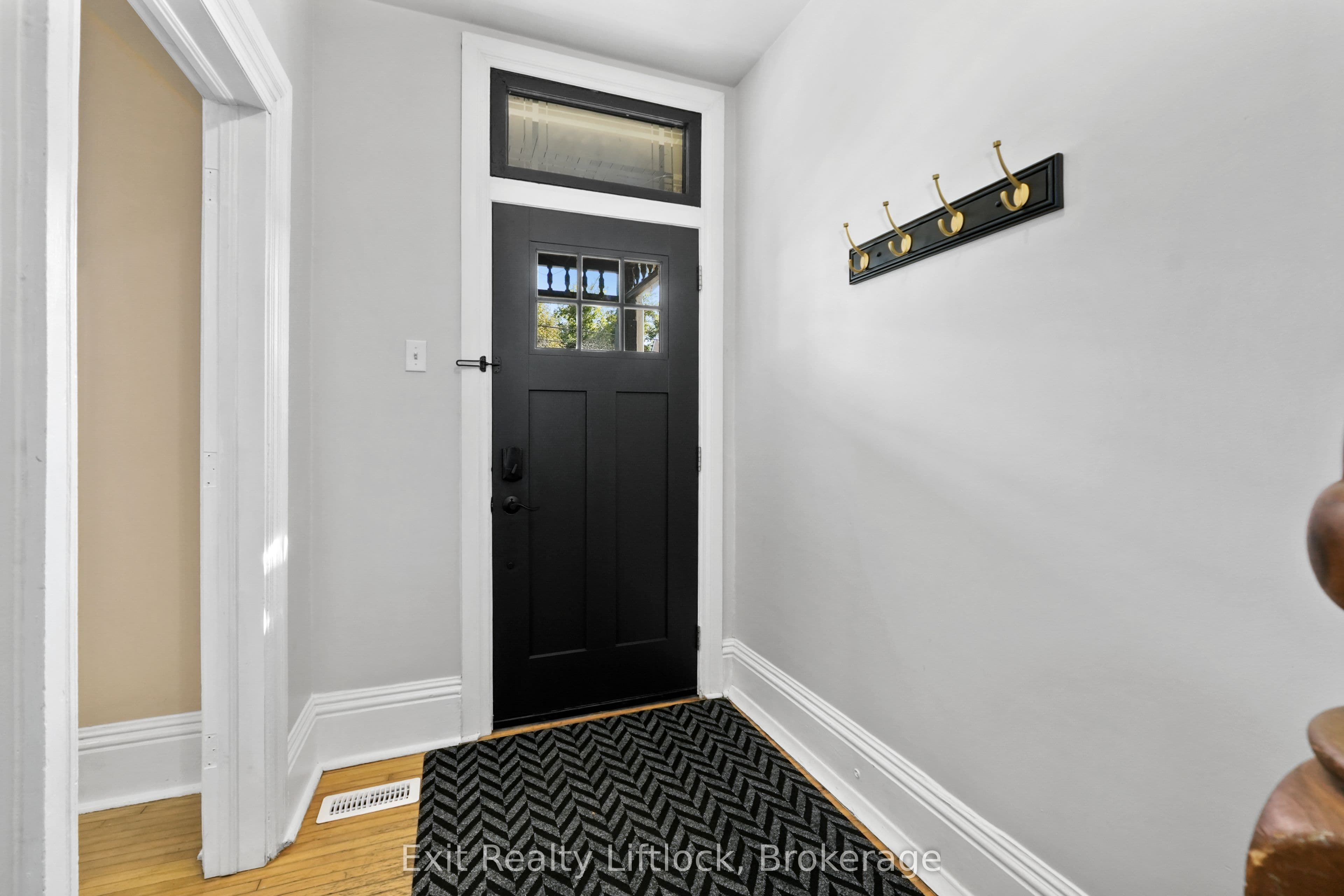 21 Aylmer Street S, Peterborough, ON K9J 3H6