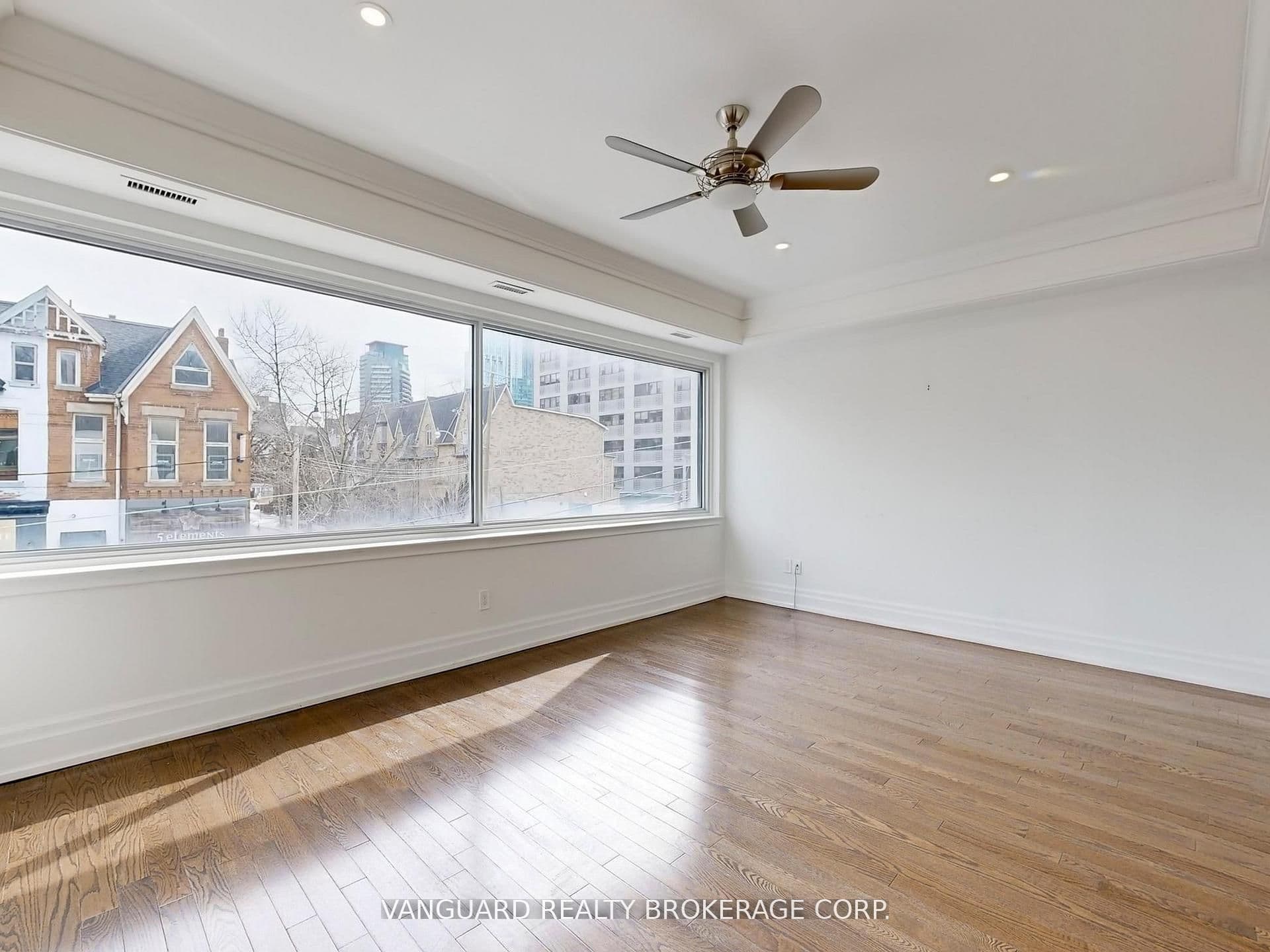 118 Avenue Road, Toronto, ON M5R 2H4