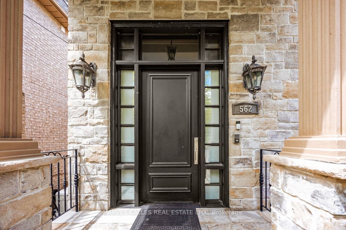 562 Bedford Park Avenue, Toronto, ON M5M 1K3
