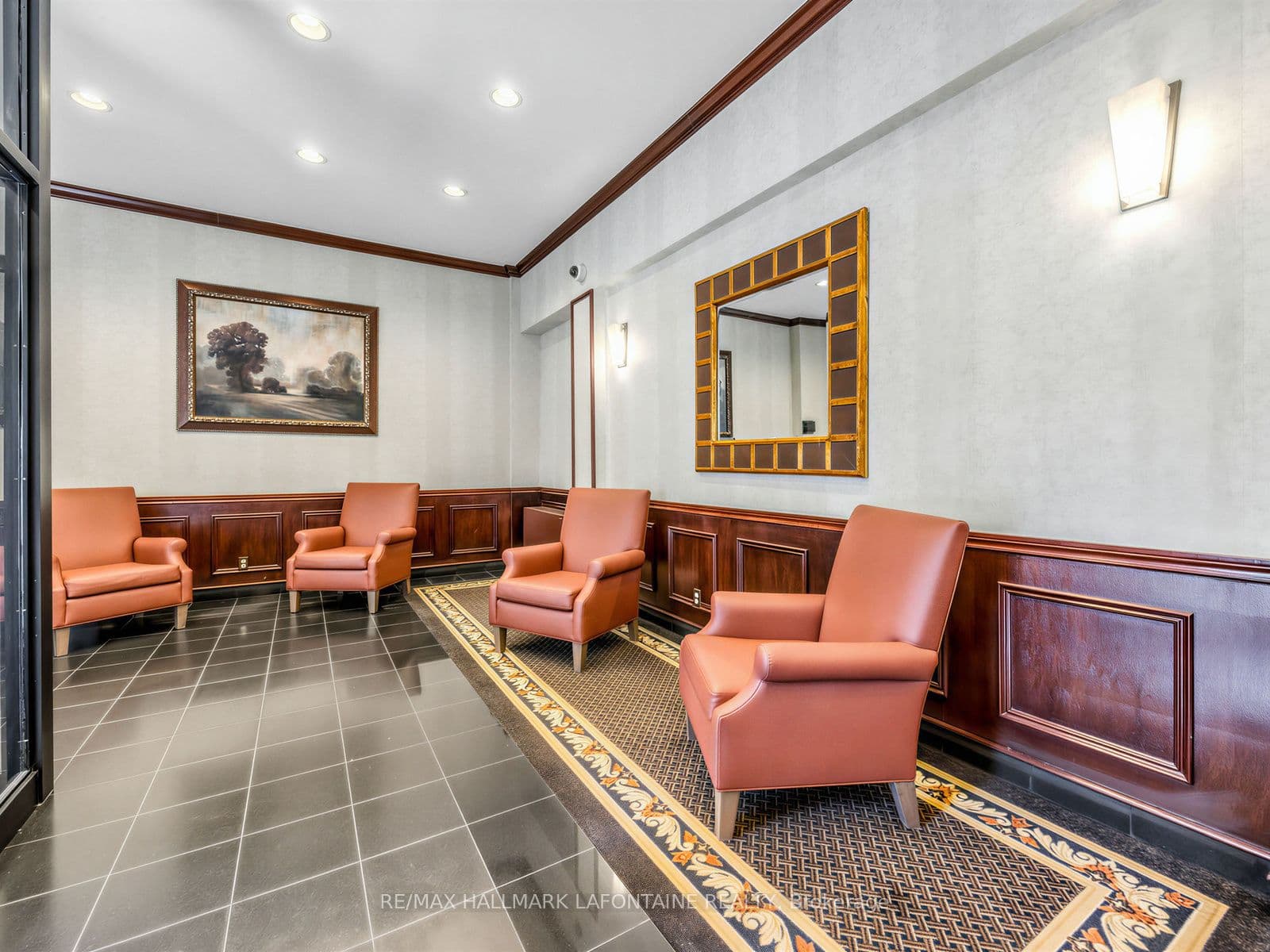 88 Charles Street E 504, Toronto, ON M4Y 2W7