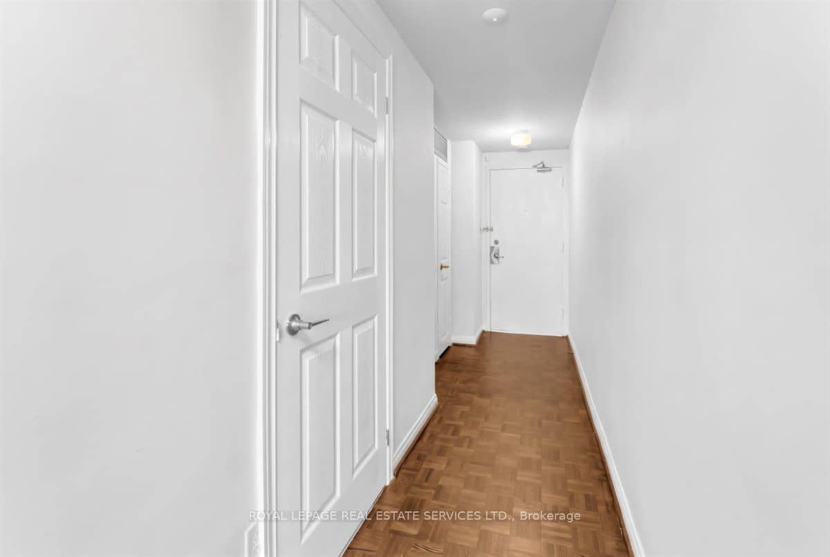 190 St George Street 501, Toronto, ON M5R 2N4