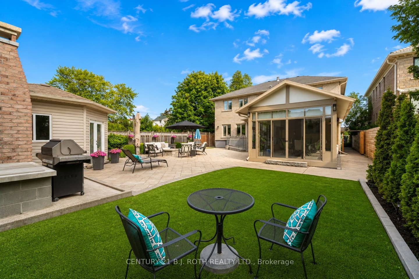 20 Creston Road, Toronto, ON M6A 1J1